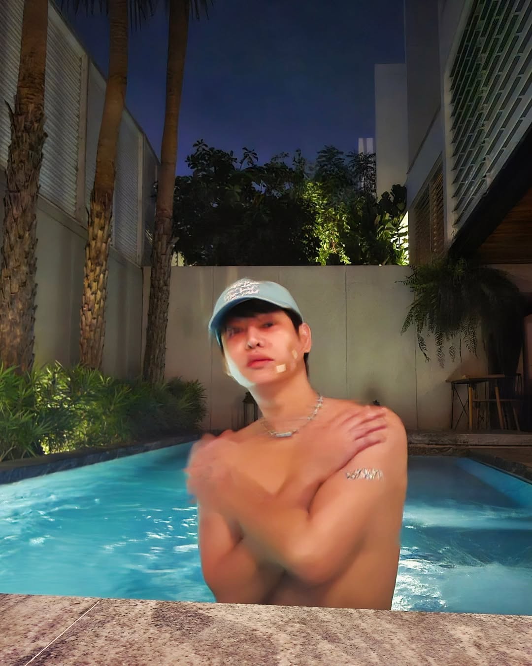 เป๊ก - ผลิตโชค อายนบุตร