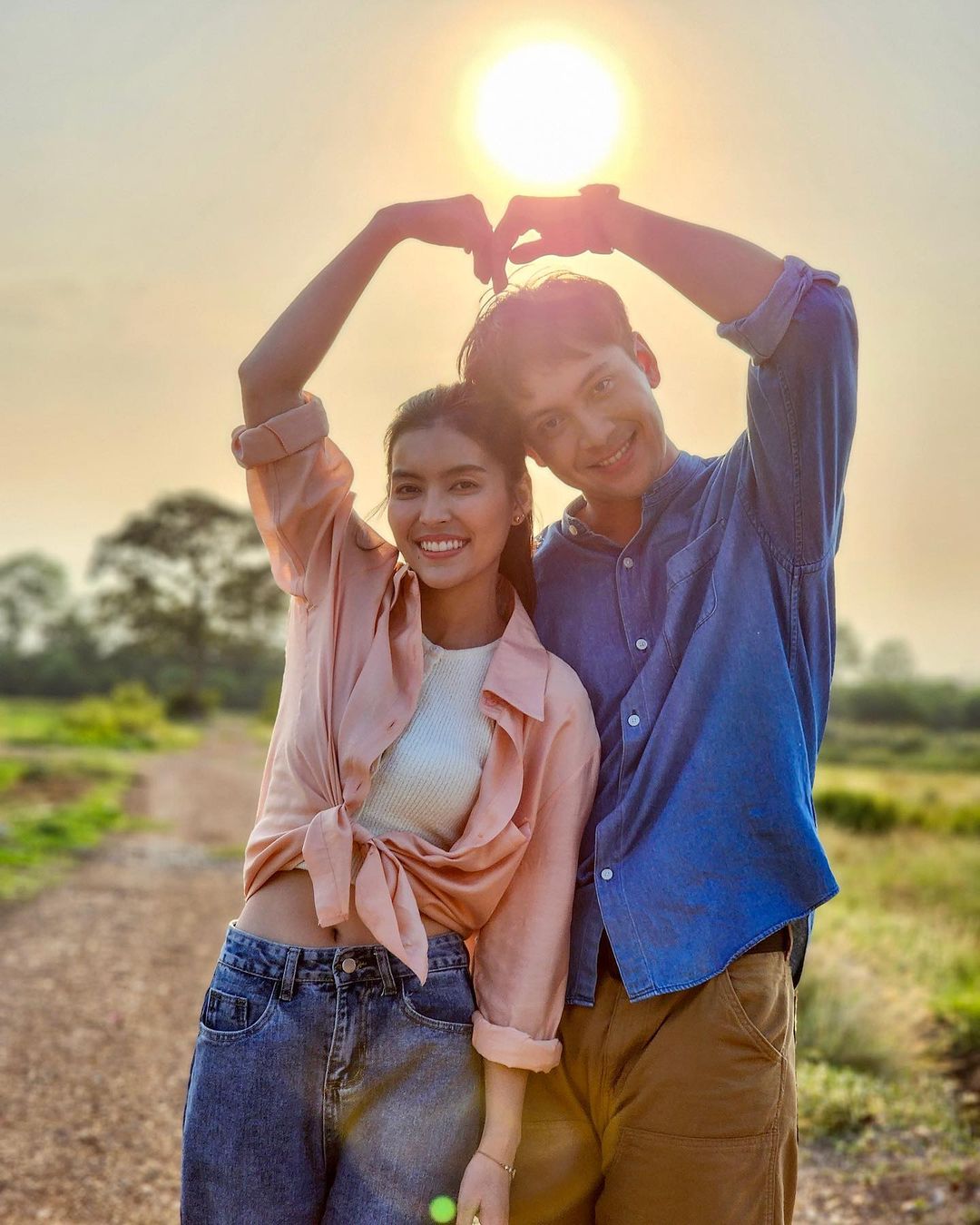 อินดี้ - อินทัช เหลียวรักวงศ์