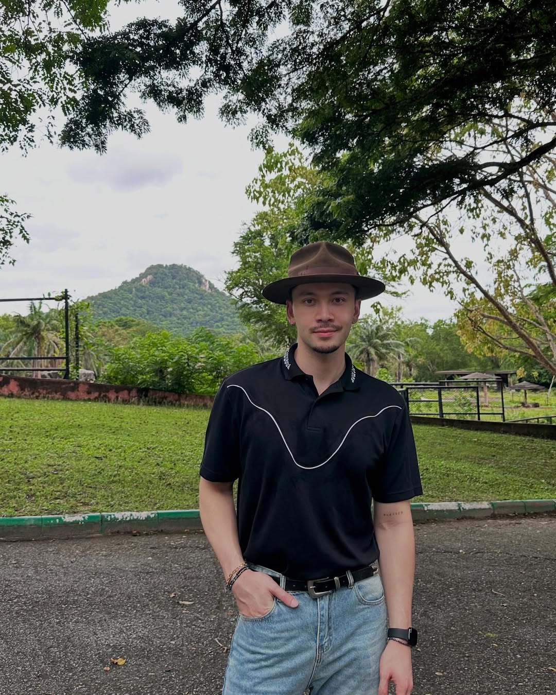 อินดี้ - อินทัช เหลียวรักวงศ์
