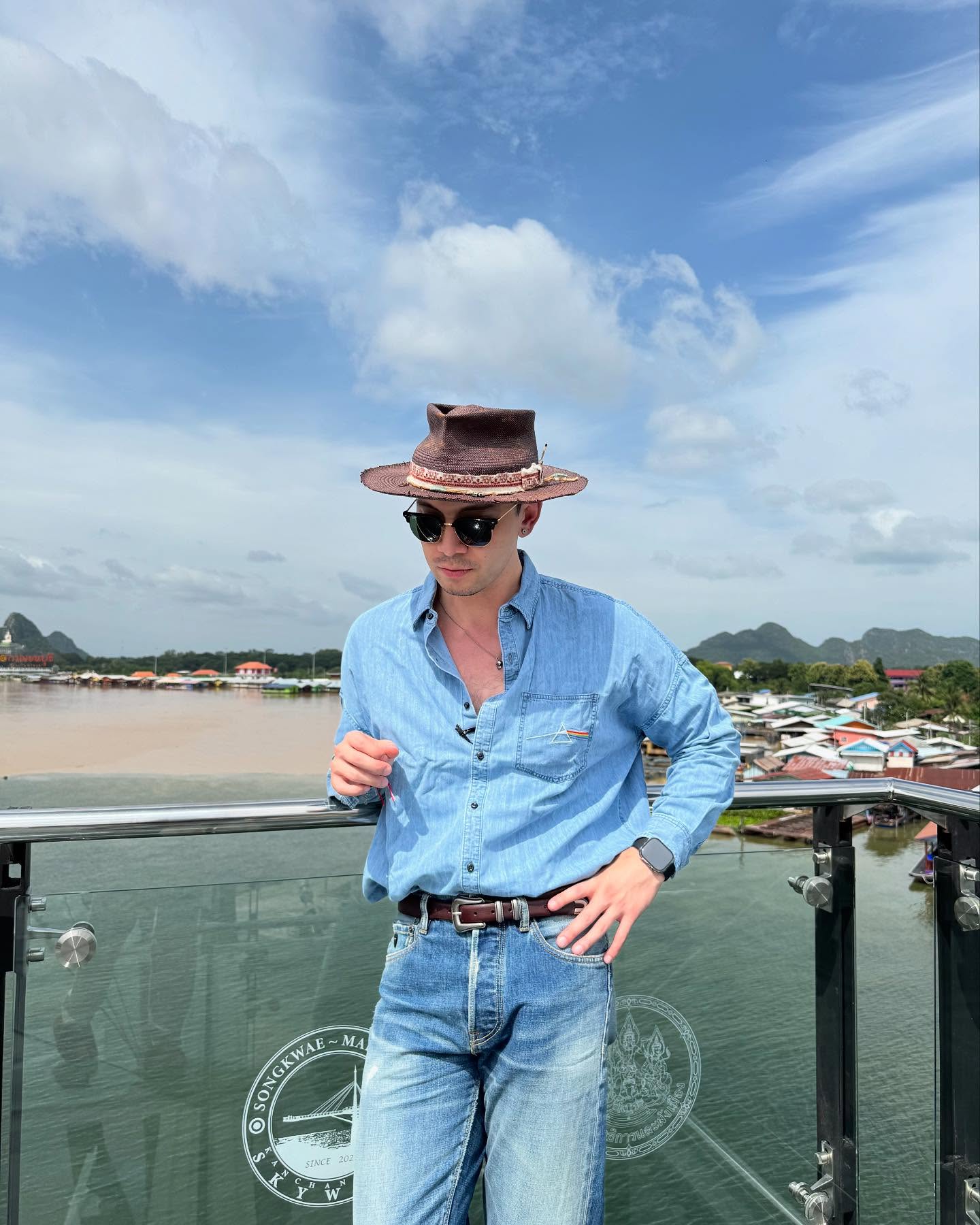 อินดี้ - อินทัช เหลียวรักวงศ์