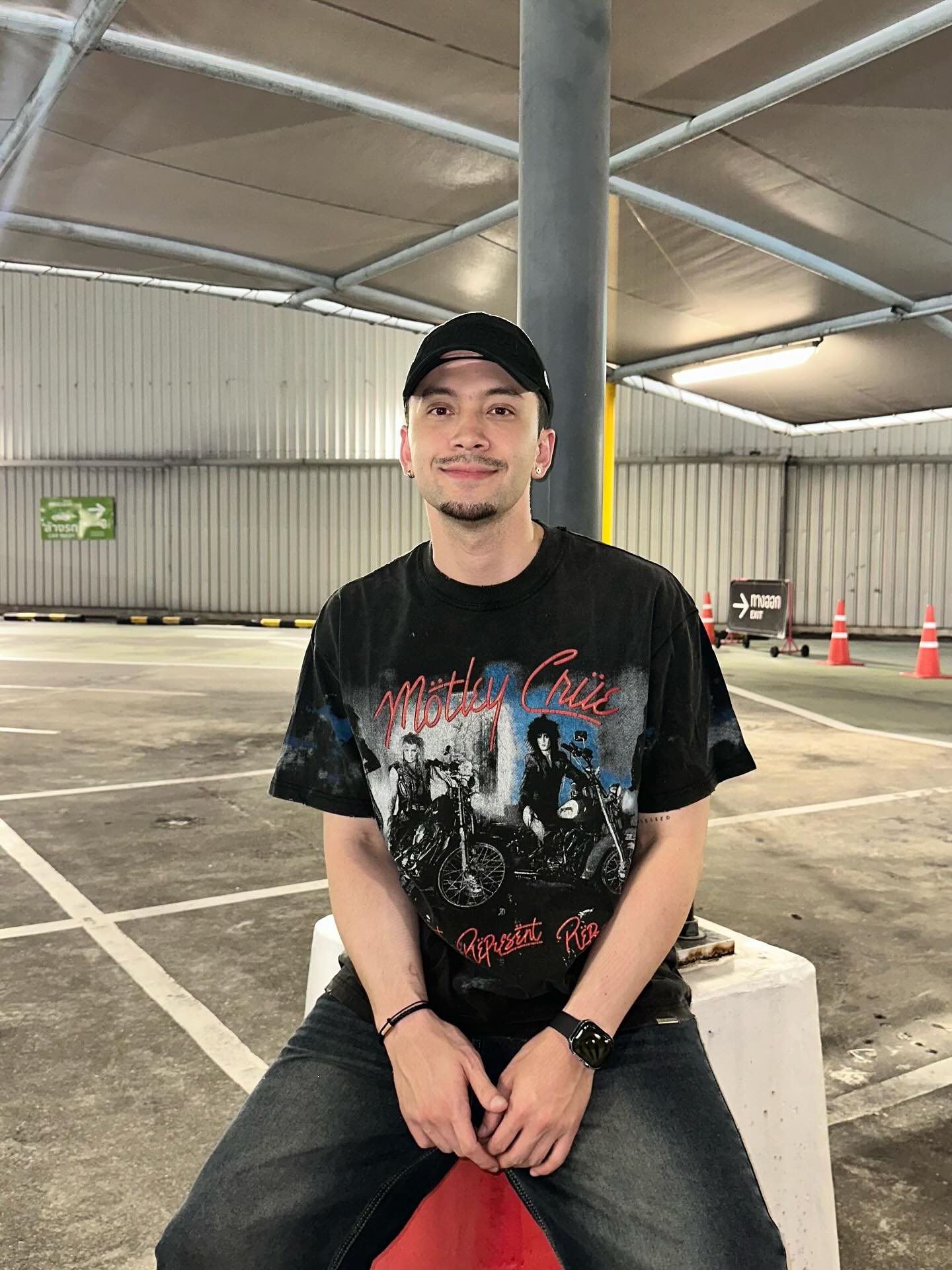 อินดี้ - อินทัช เหลียวรักวงศ์