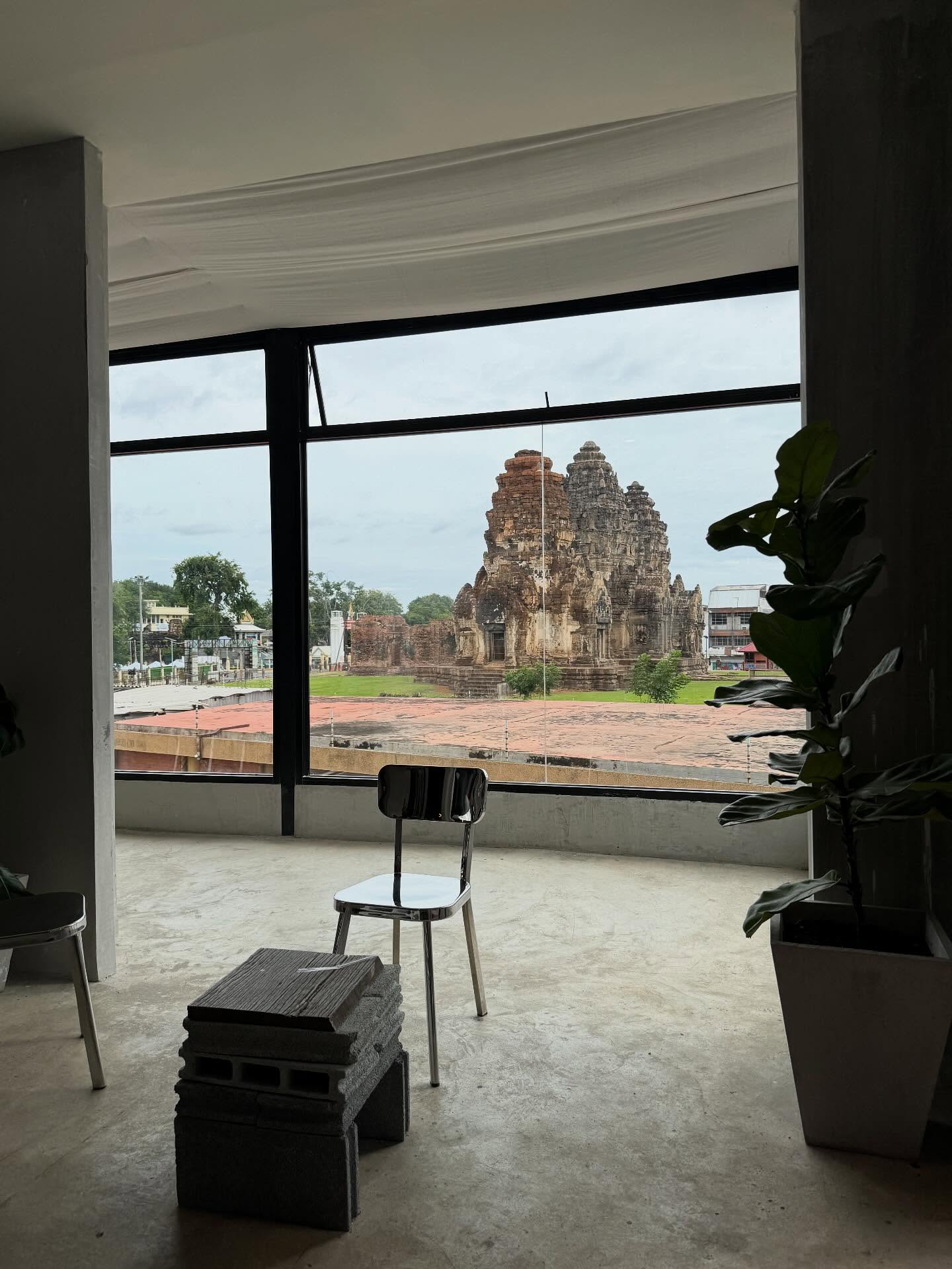 อินดี้ - อินทัช เหลียวรักวงศ์