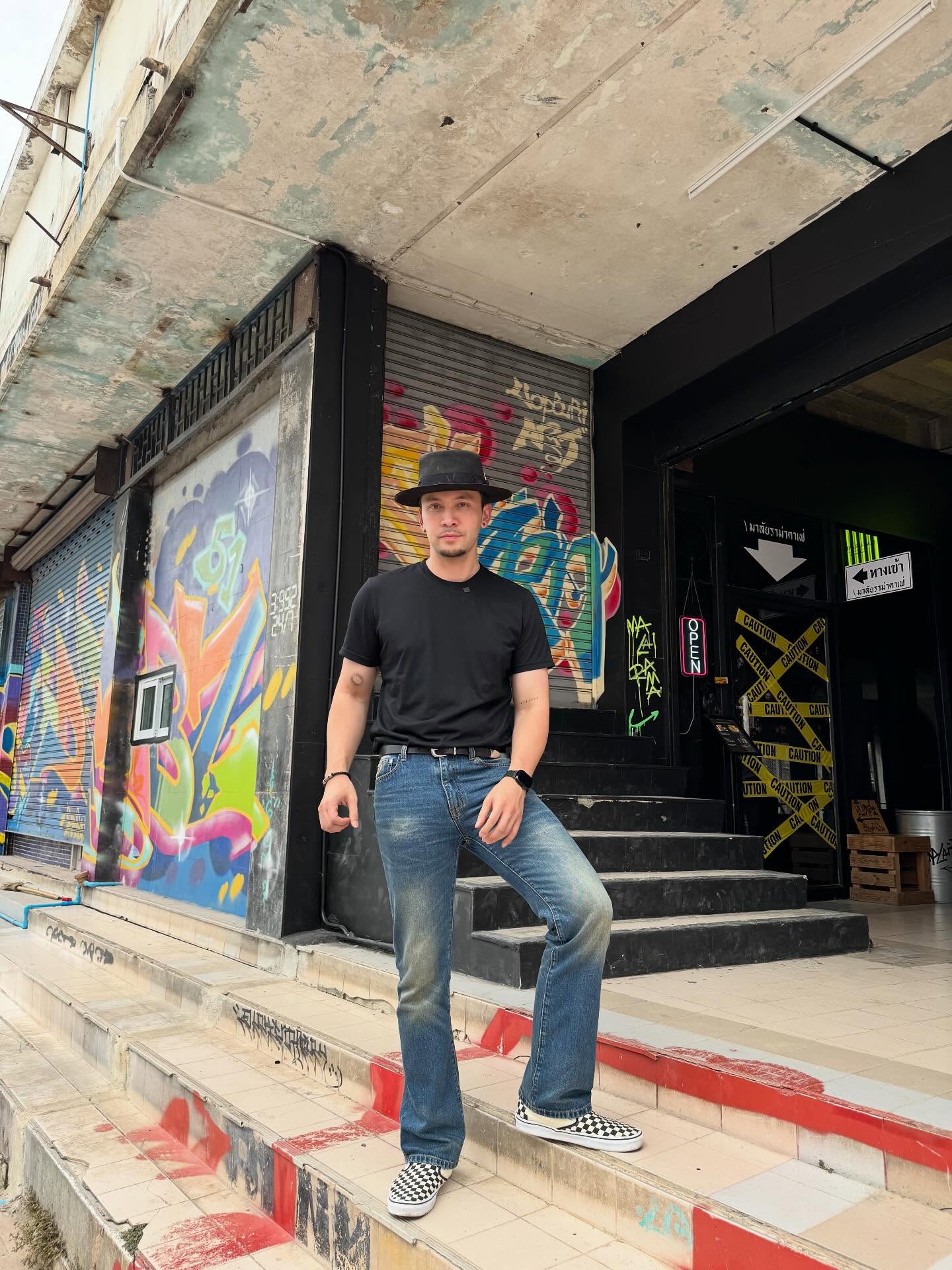 อินดี้ - อินทัช เหลียวรักวงศ์