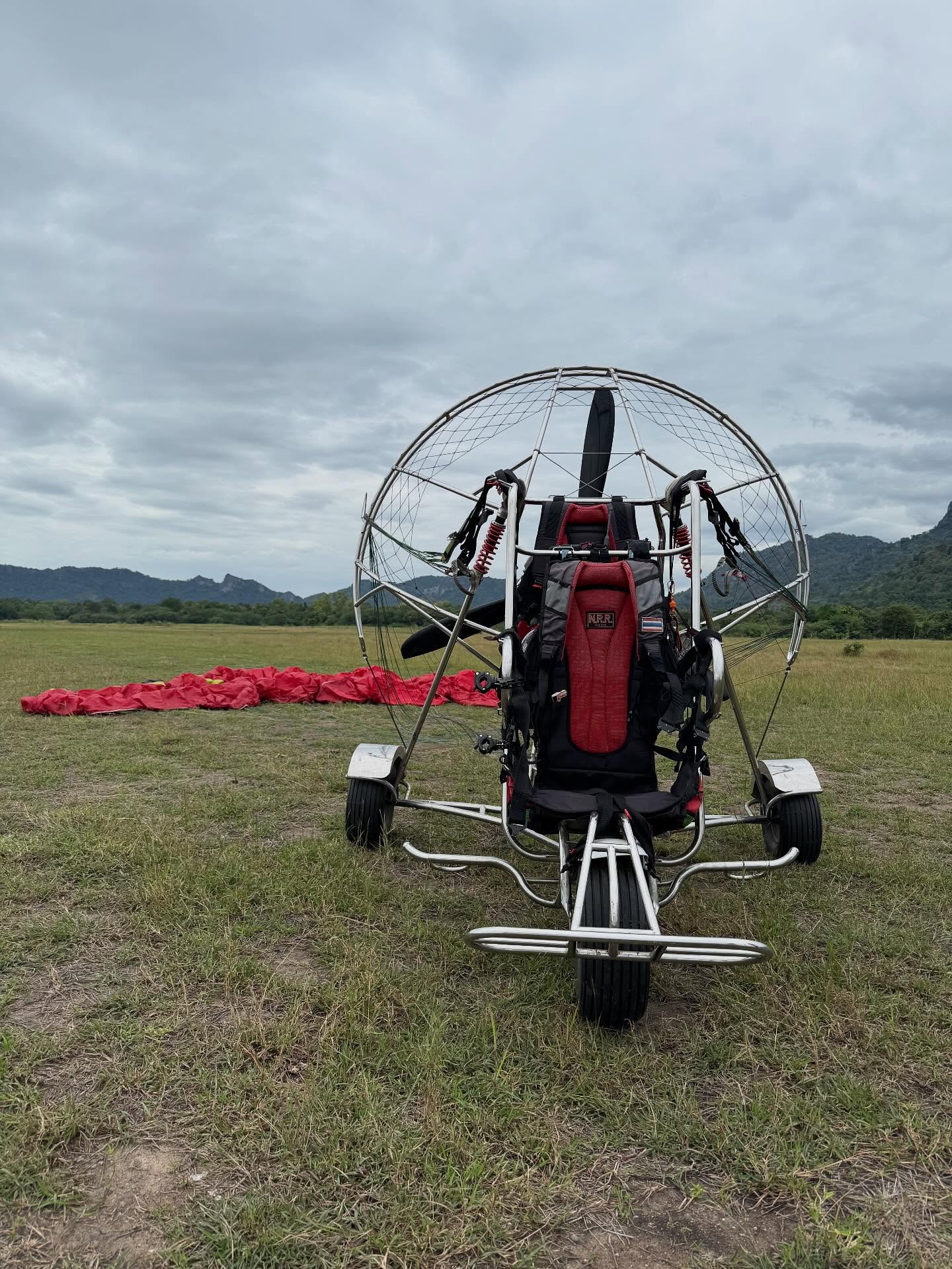 อินดี้ - อินทัช เหลียวรักวงศ์