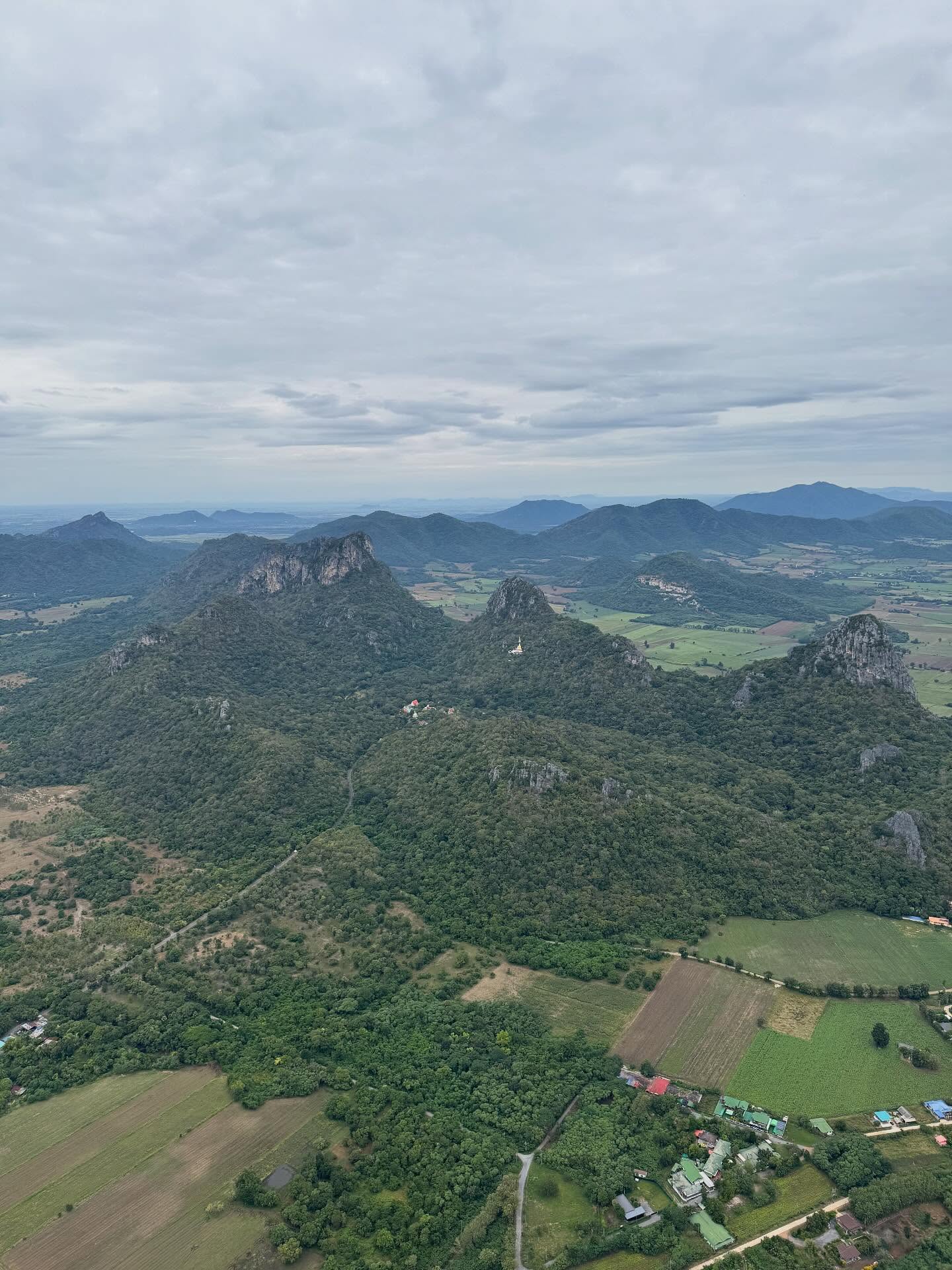 อินดี้ - อินทัช เหลียวรักวงศ์