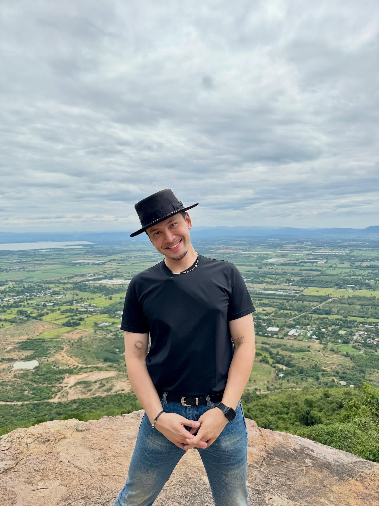 อินดี้ - อินทัช เหลียวรักวงศ์