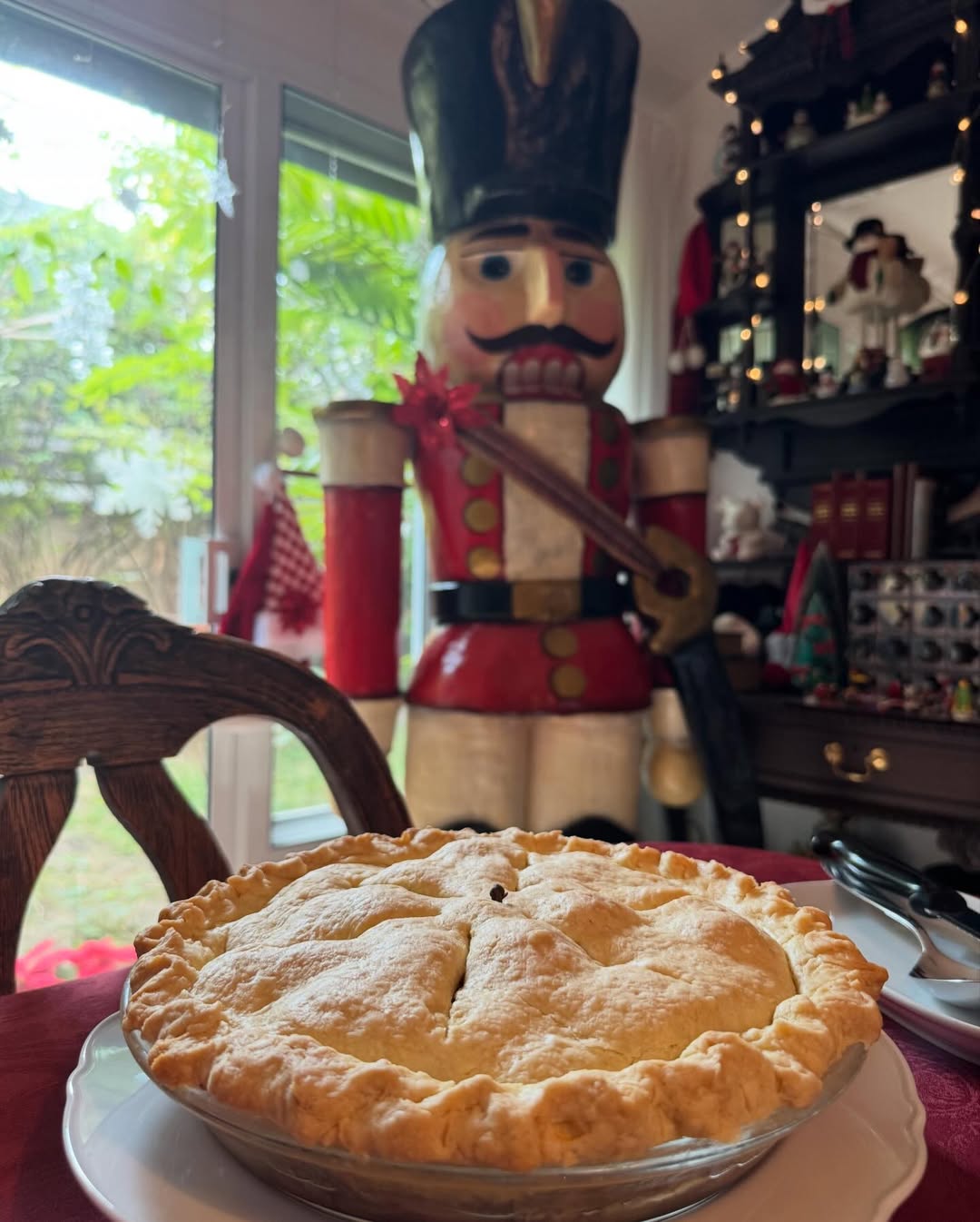 อินดี้ - อินทัช เหลียวรักวงศ์