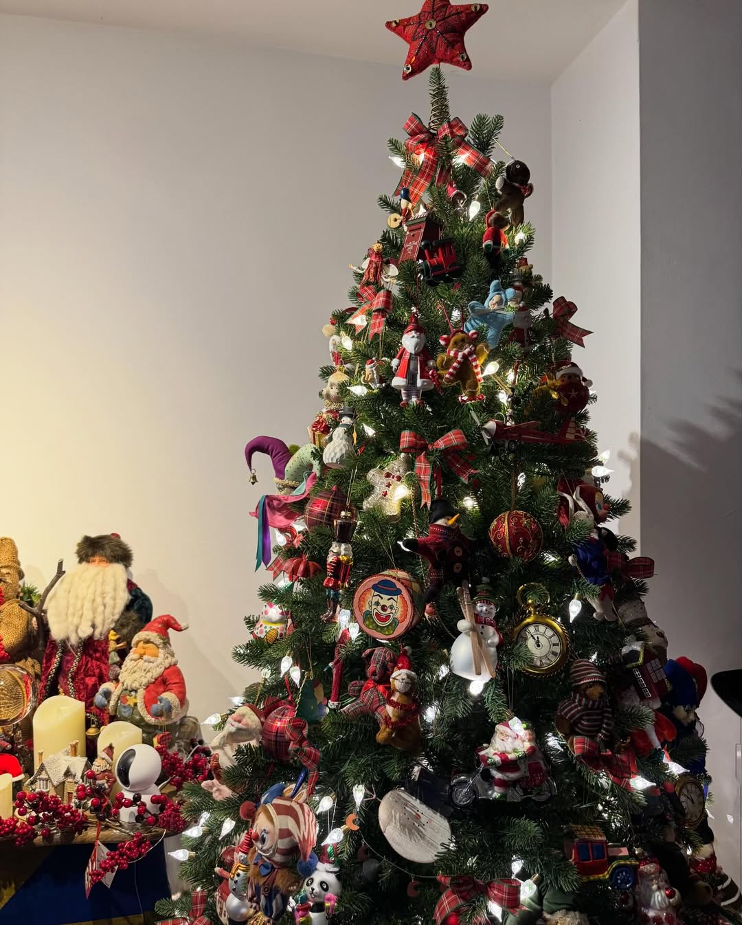 อินดี้ - อินทัช เหลียวรักวงศ์