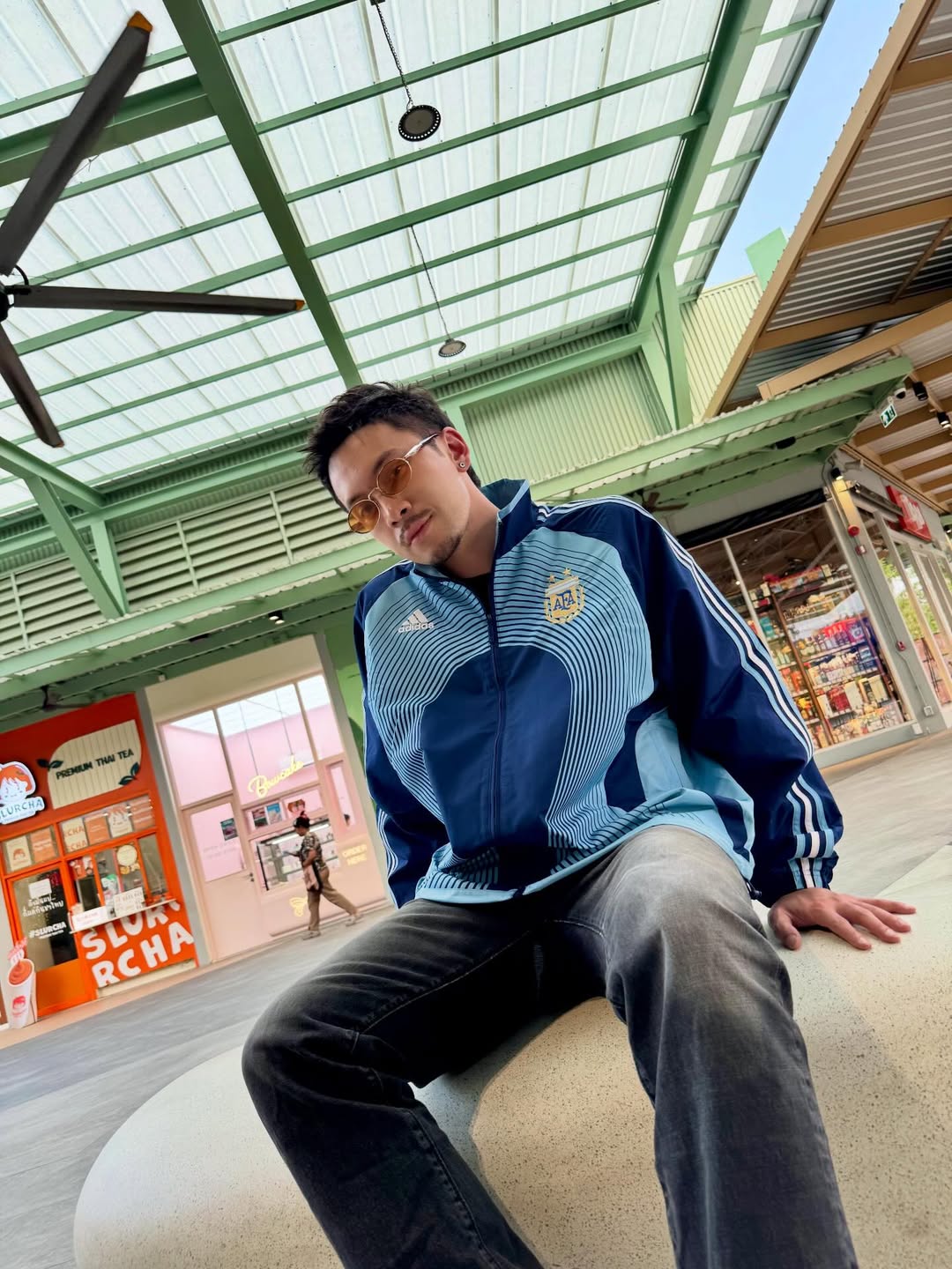 อินดี้ - อินทัช เหลียวรักวงศ์