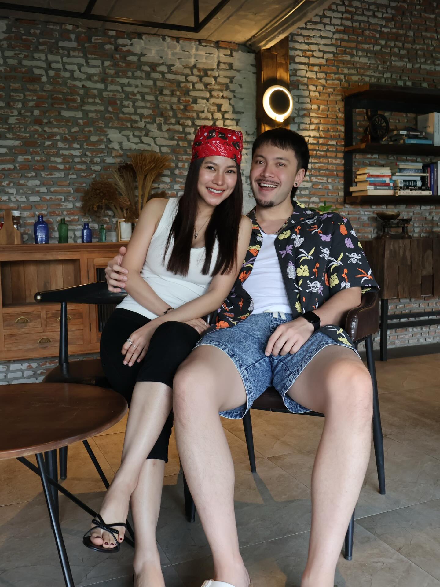 อินดี้ - อินทัช เหลียวรักวงศ์