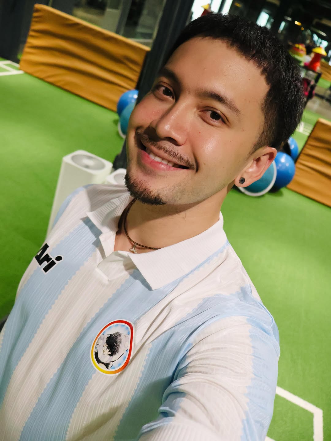 อินดี้ - อินทัช เหลียวรักวงศ์