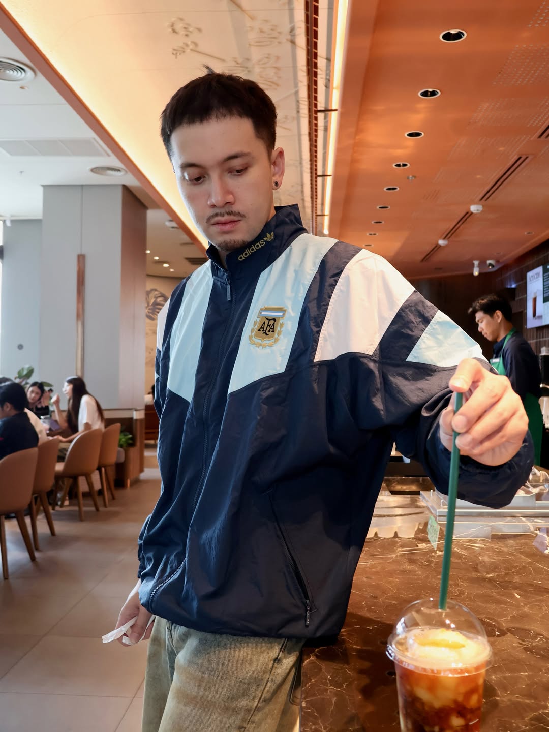 อินดี้ - อินทัช เหลียวรักวงศ์