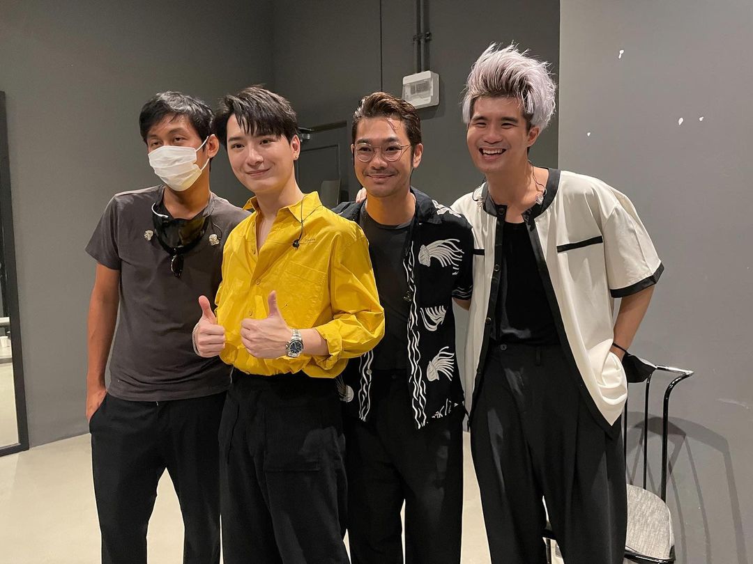 คริส - พีรวัส แสงโพธิรัตน์