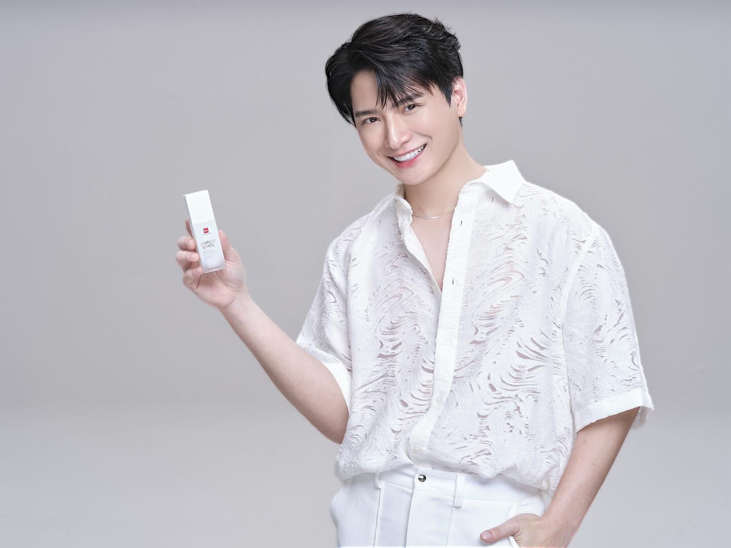 คริส - พีรวัส แสงโพธิรัตน์