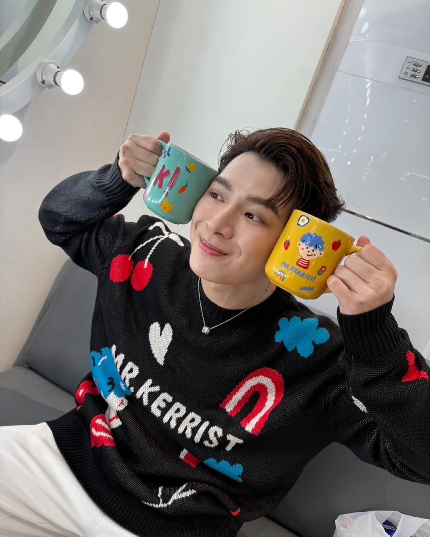 คริส - พีรวัส แสงโพธิรัตน์