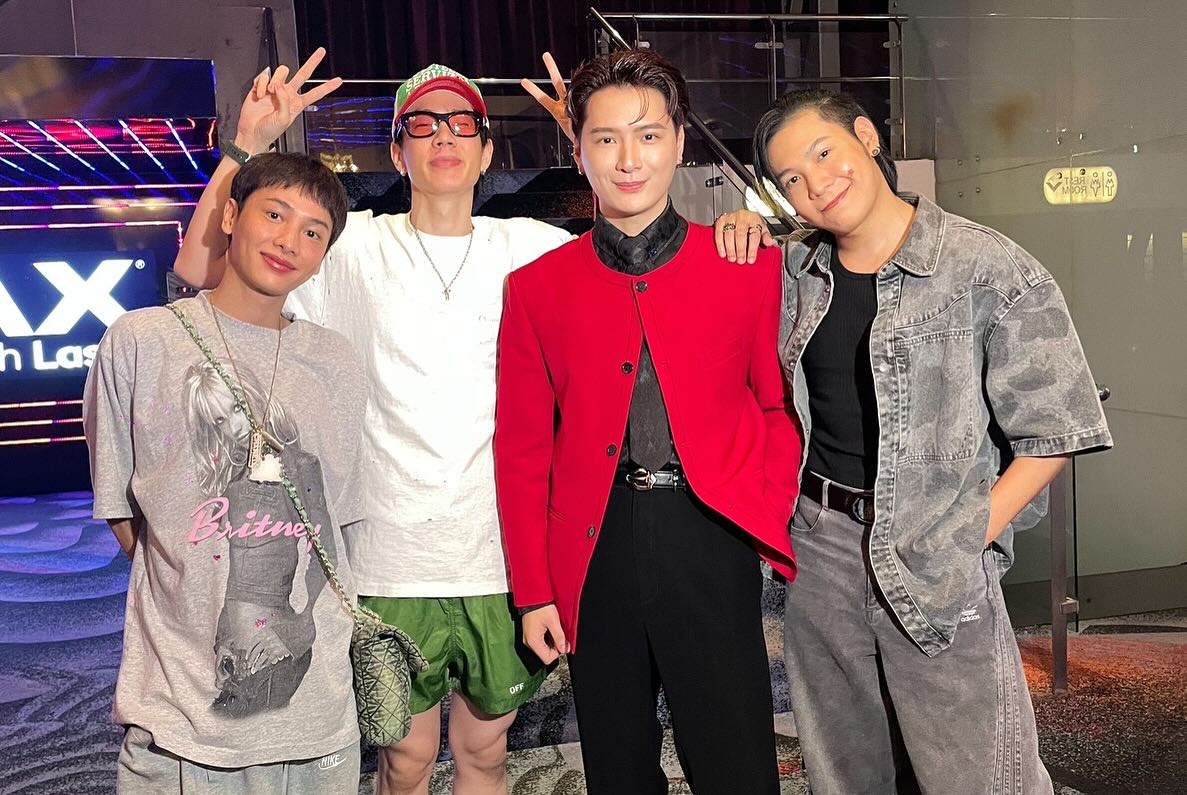 คริส - พีรวัส แสงโพธิรัตน์