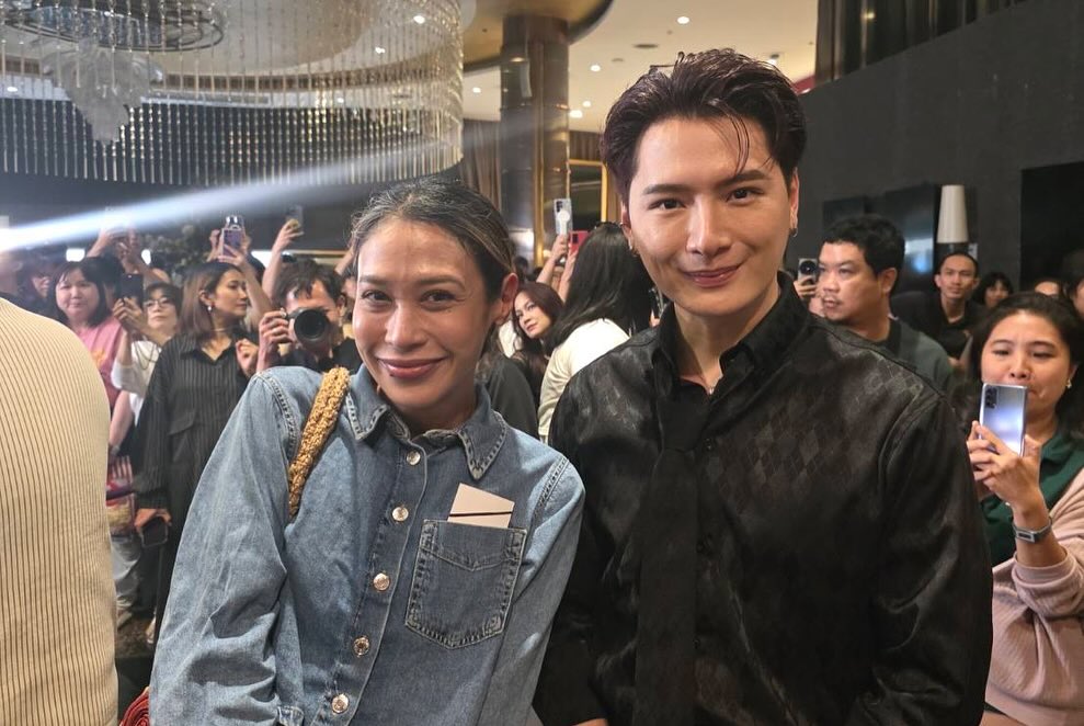 คริส - พีรวัส แสงโพธิรัตน์
