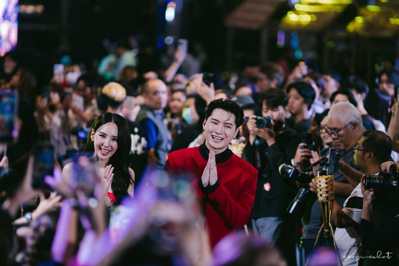 คริส - พีรวัส แสงโพธิรัตน์