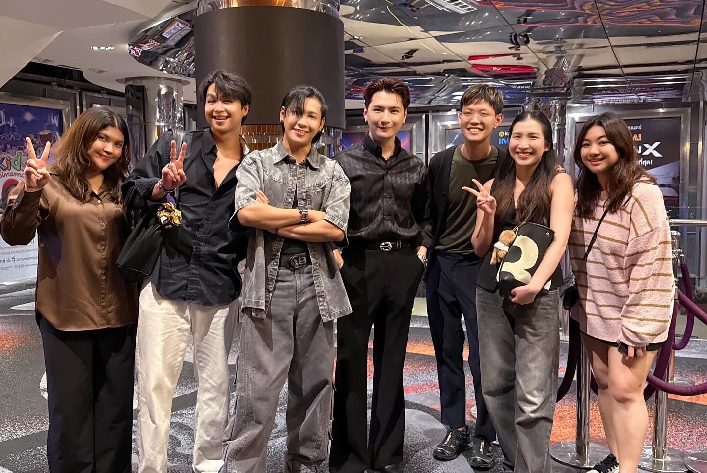 คริส - พีรวัส แสงโพธิรัตน์