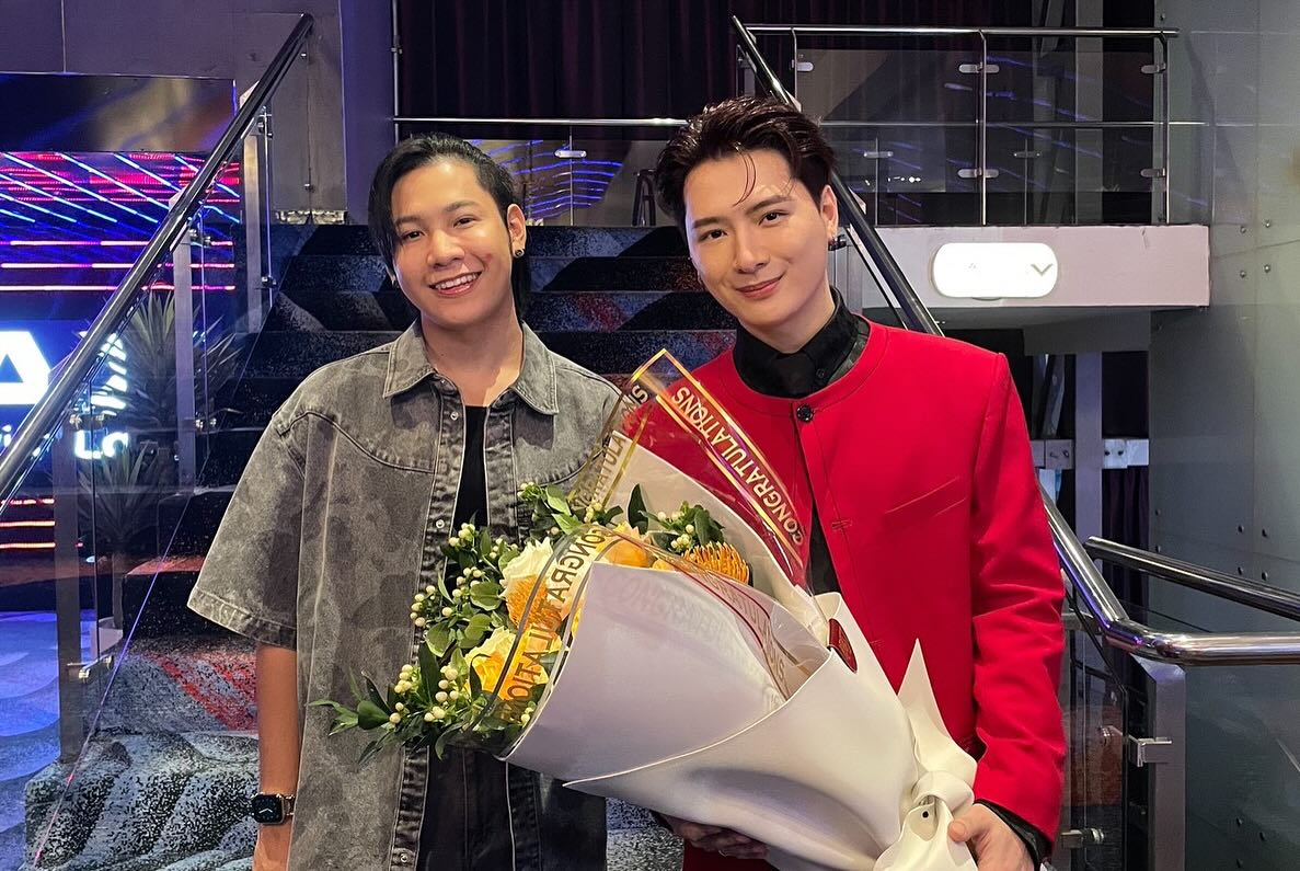 คริส - พีรวัส แสงโพธิรัตน์