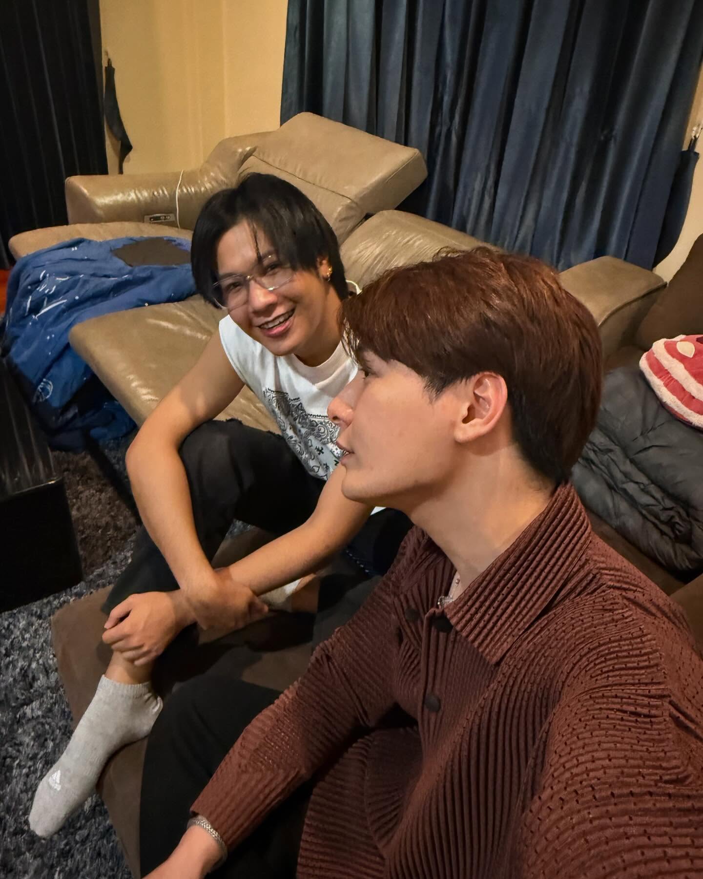คริส - พีรวัส แสงโพธิรัตน์