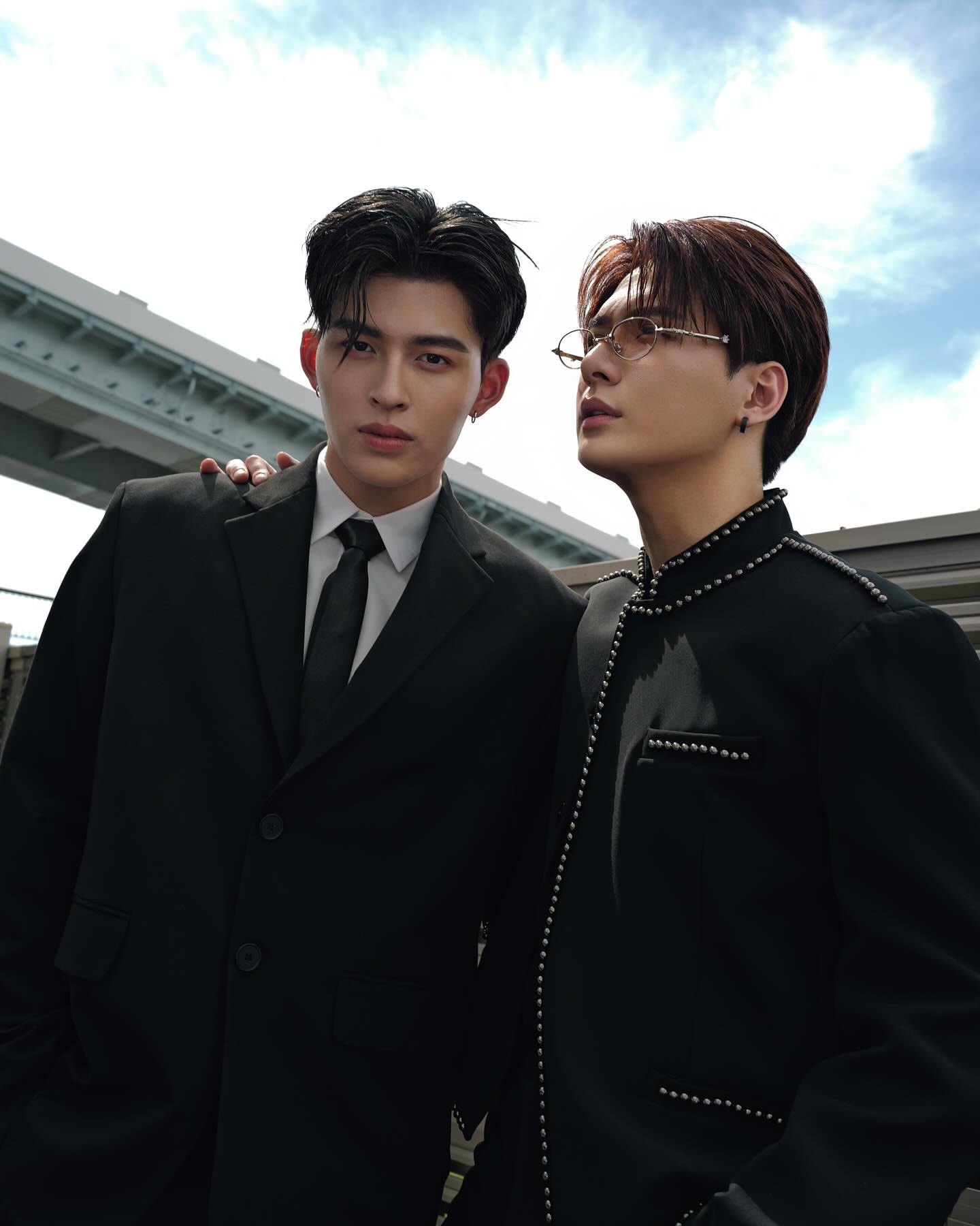 คริส - พีรวัส แสงโพธิรัตน์