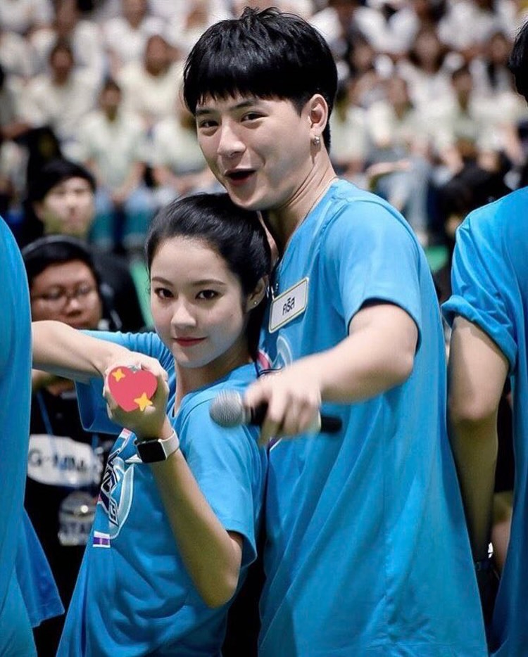 คริส - พีรวัส แสงโพธิรัตน์
