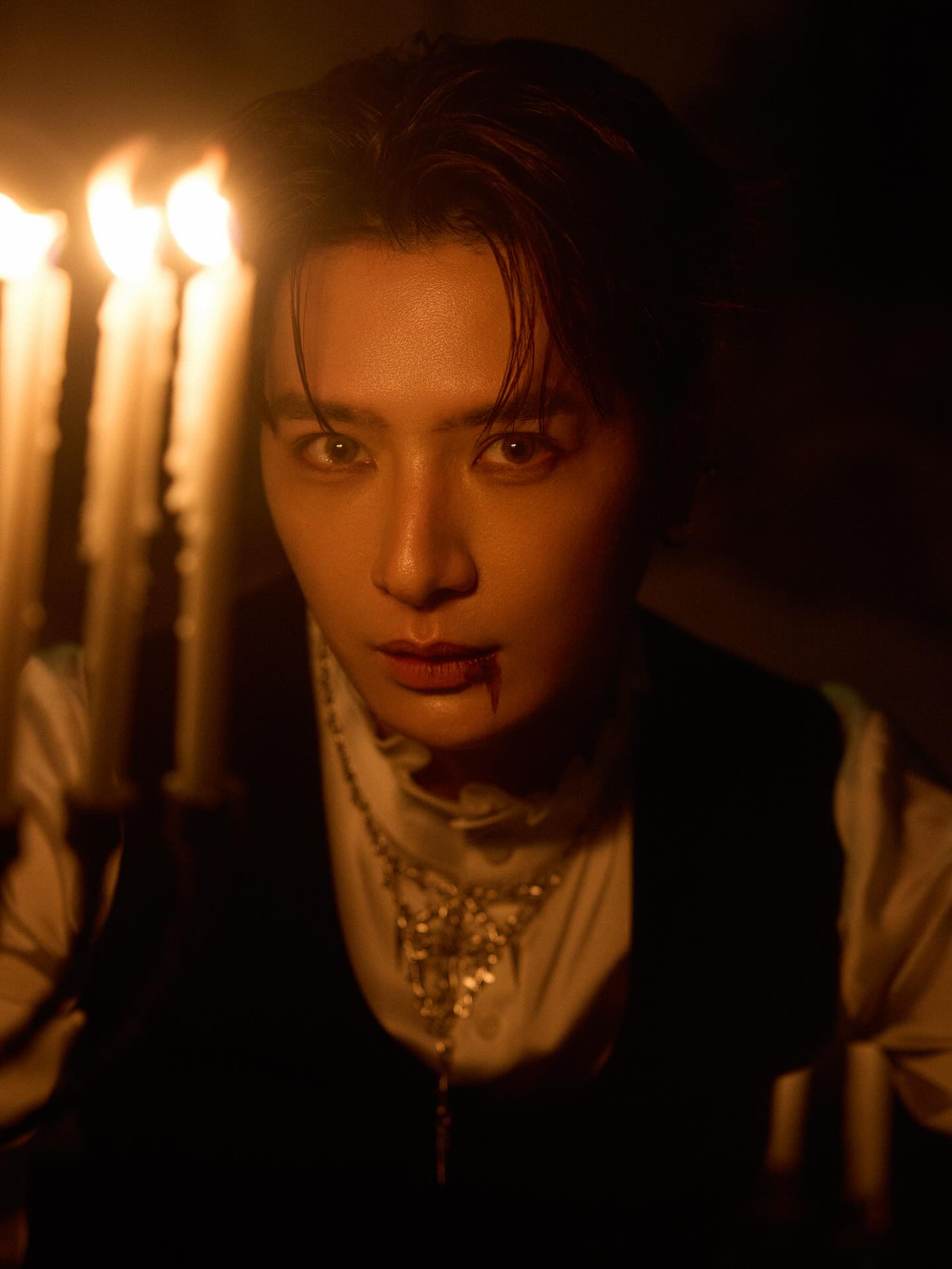 คริส - พีรวัส แสงโพธิรัตน์