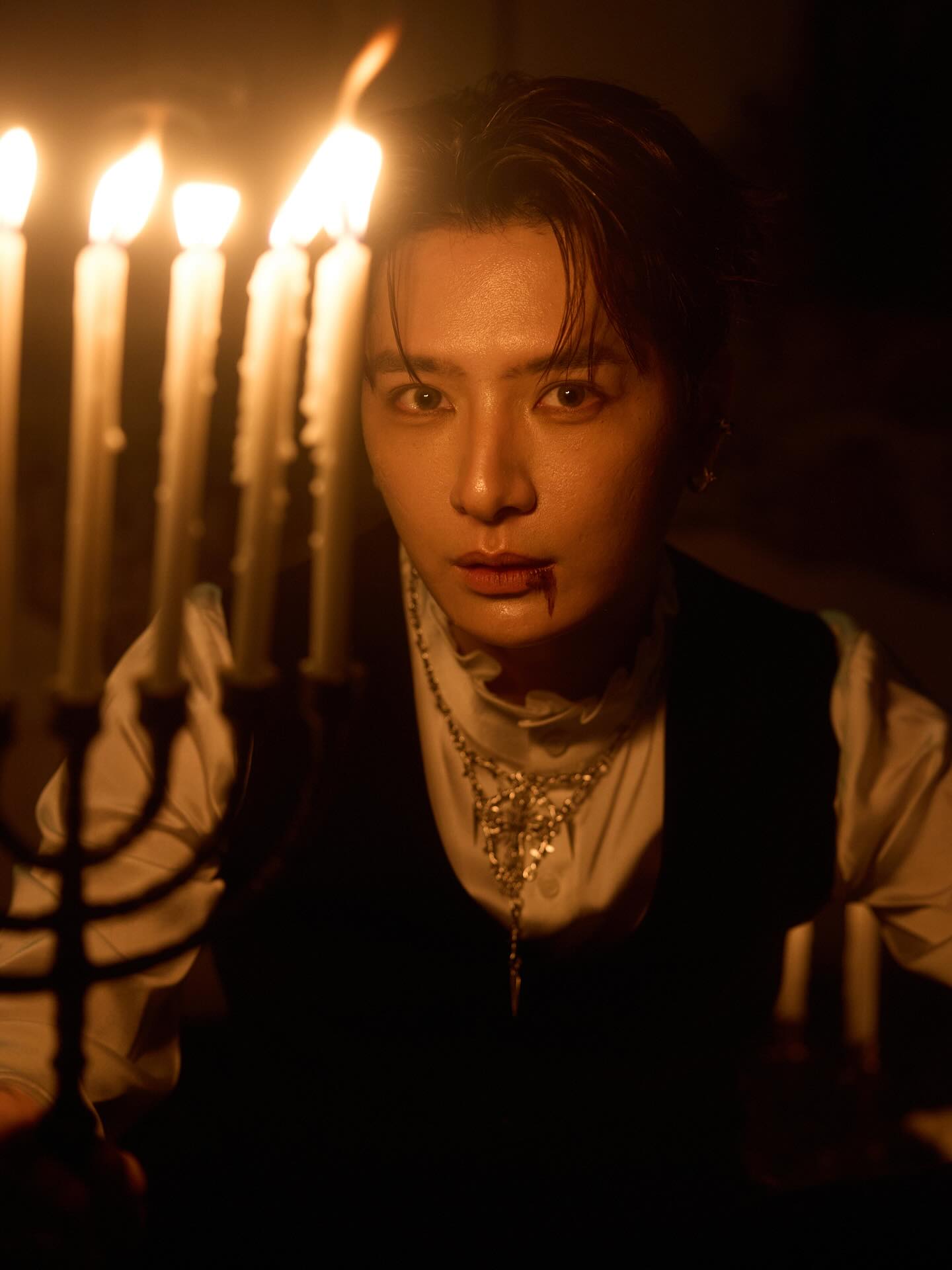 คริส - พีรวัส แสงโพธิรัตน์