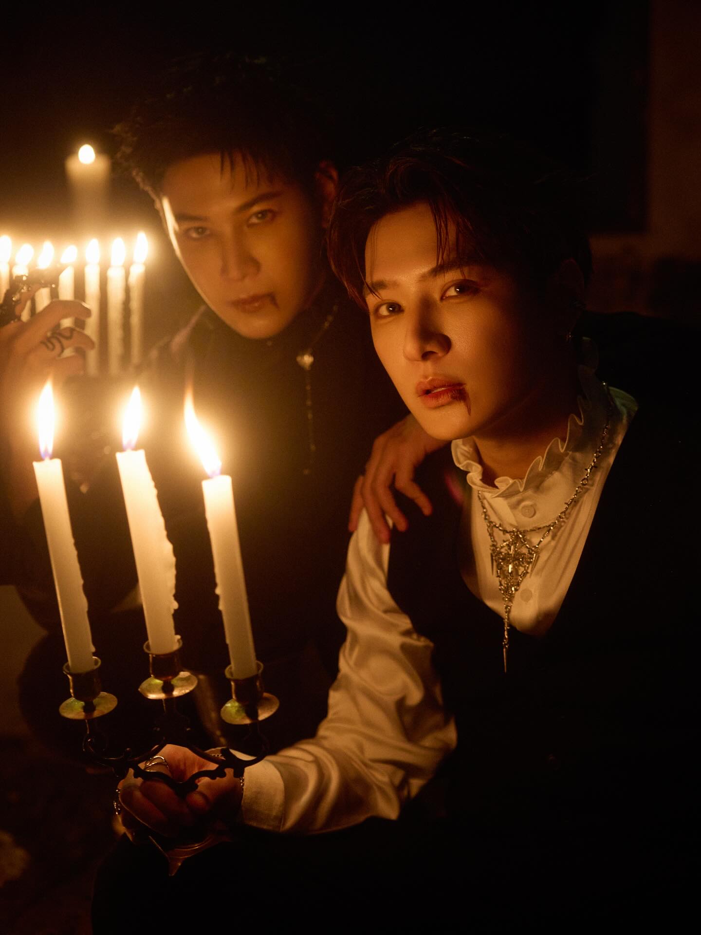 คริส - พีรวัส แสงโพธิรัตน์