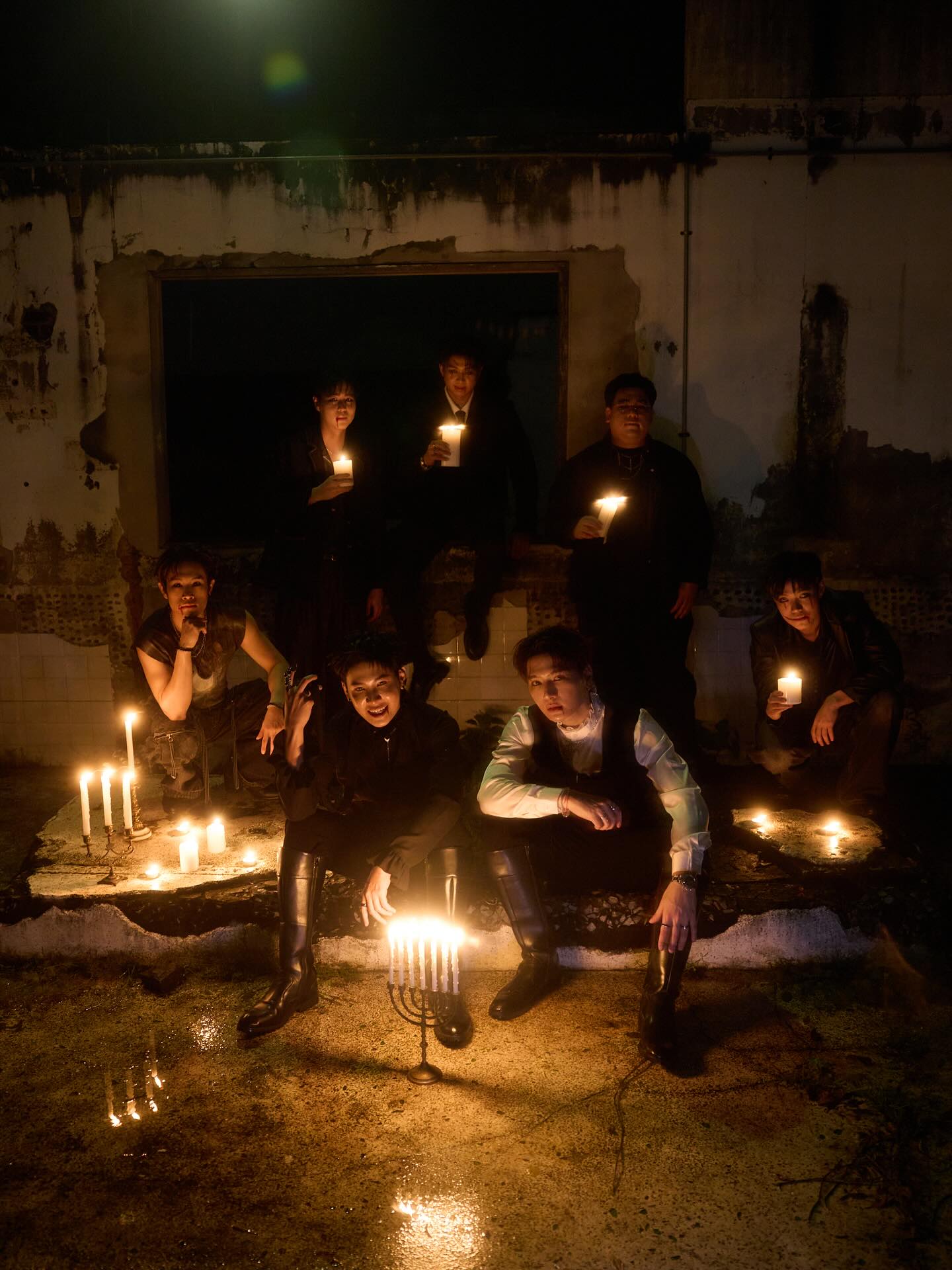 คริส - พีรวัส แสงโพธิรัตน์