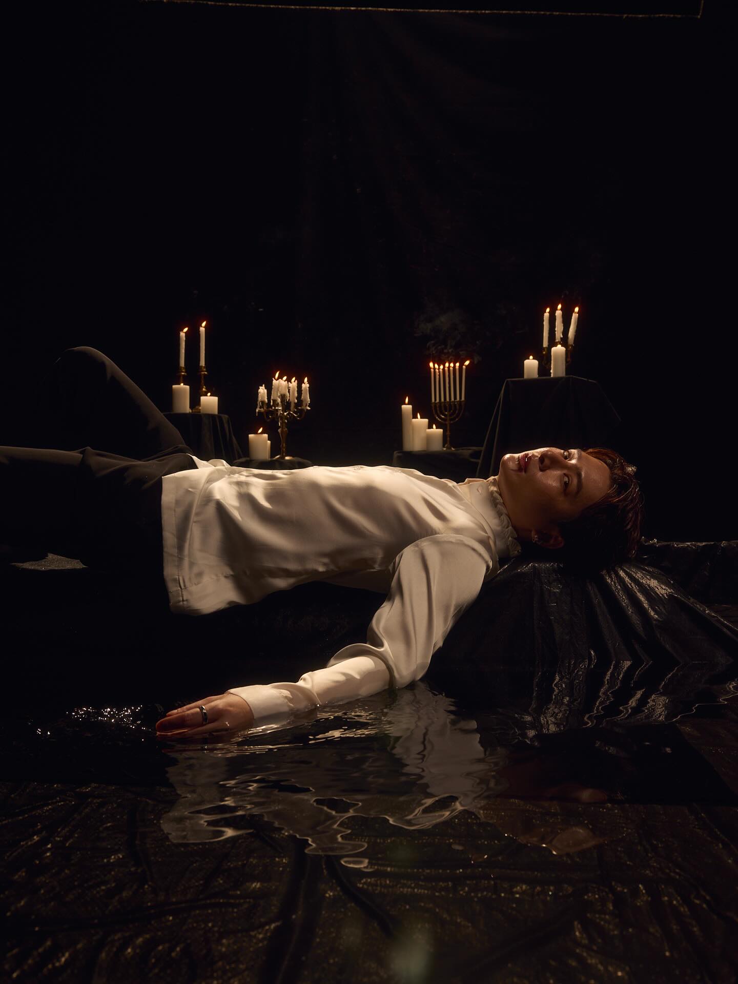 คริส - พีรวัส แสงโพธิรัตน์