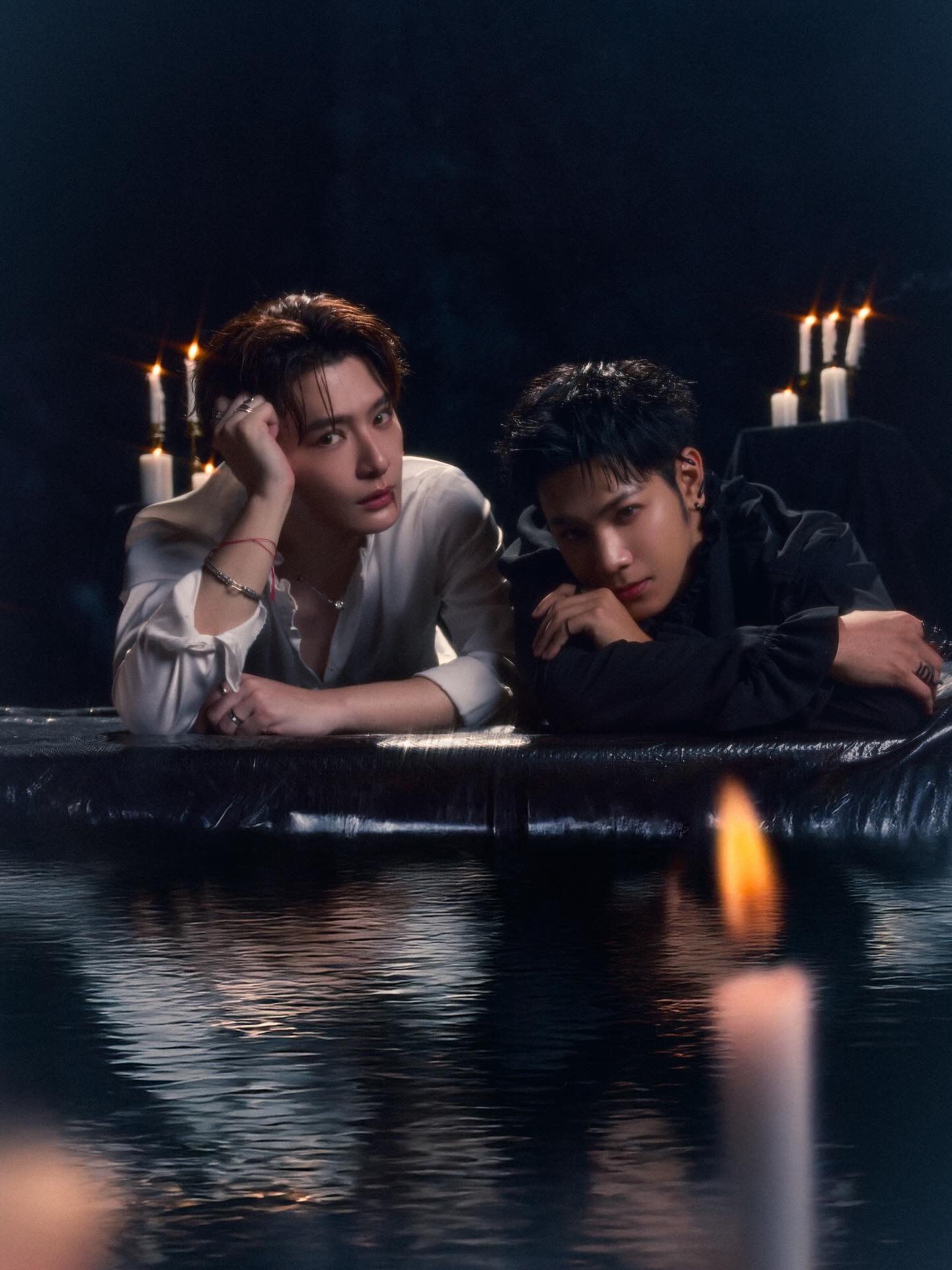 คริส - พีรวัส แสงโพธิรัตน์