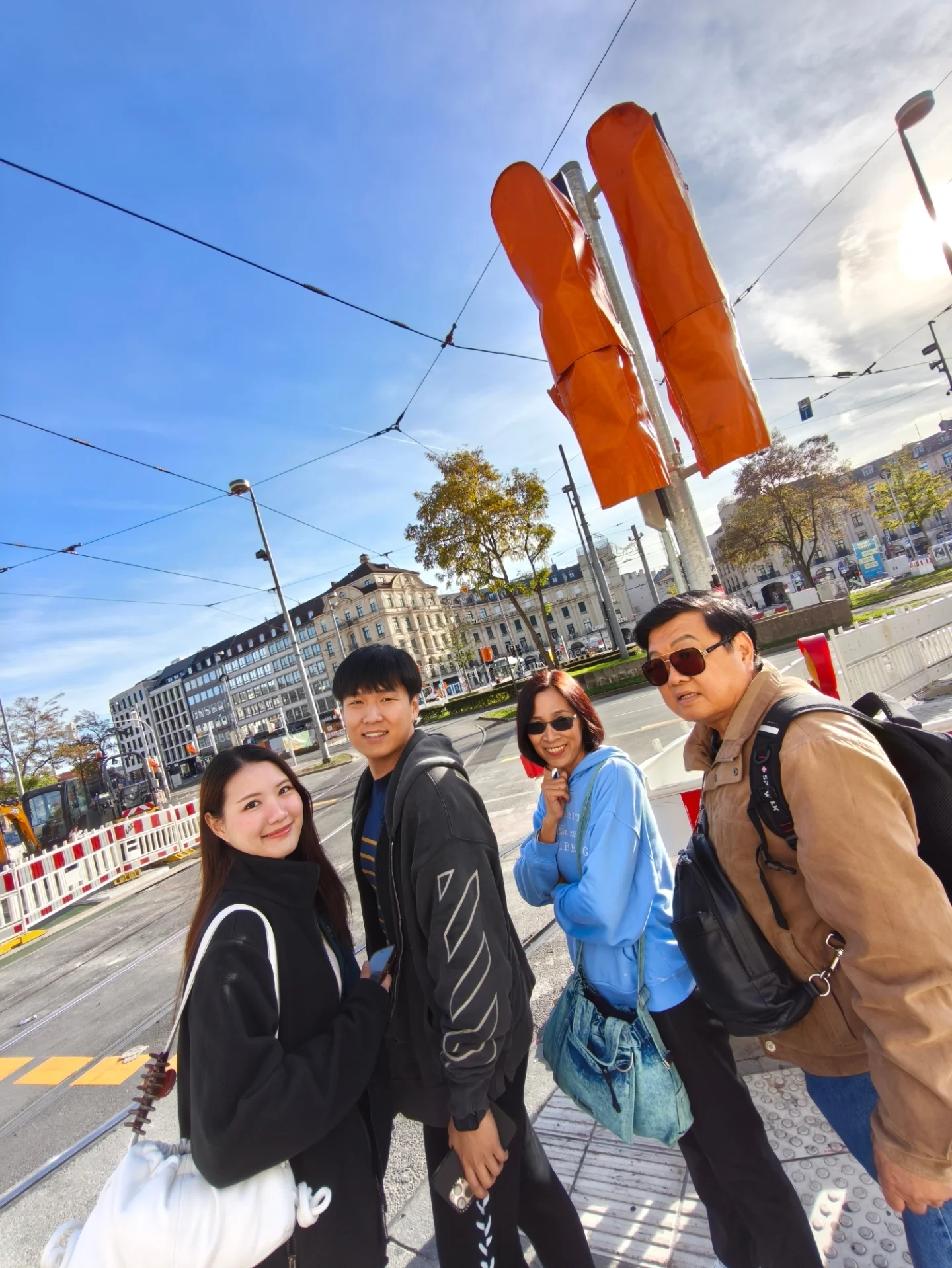 คริส - พีรวัส แสงโพธิรัตน์