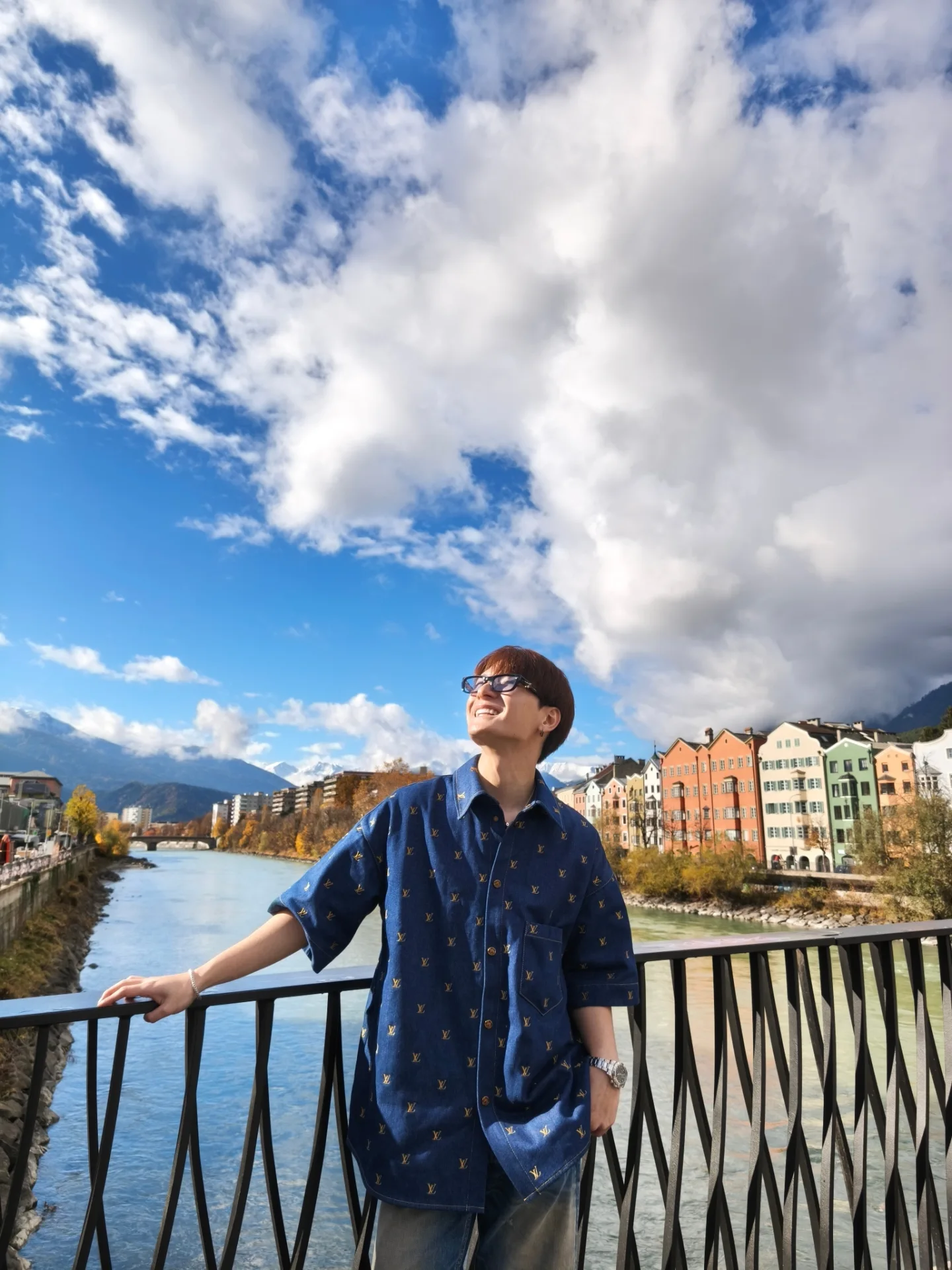 คริส - พีรวัส แสงโพธิรัตน์