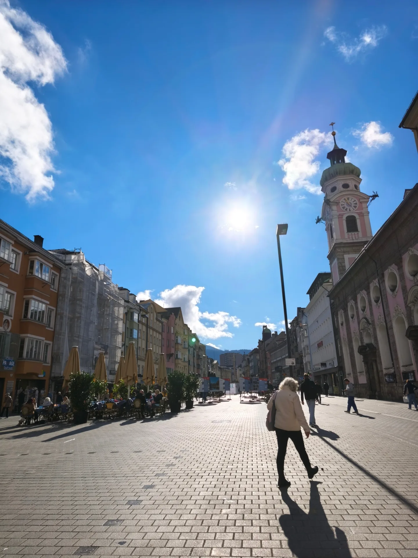 คริส - พีรวัส แสงโพธิรัตน์