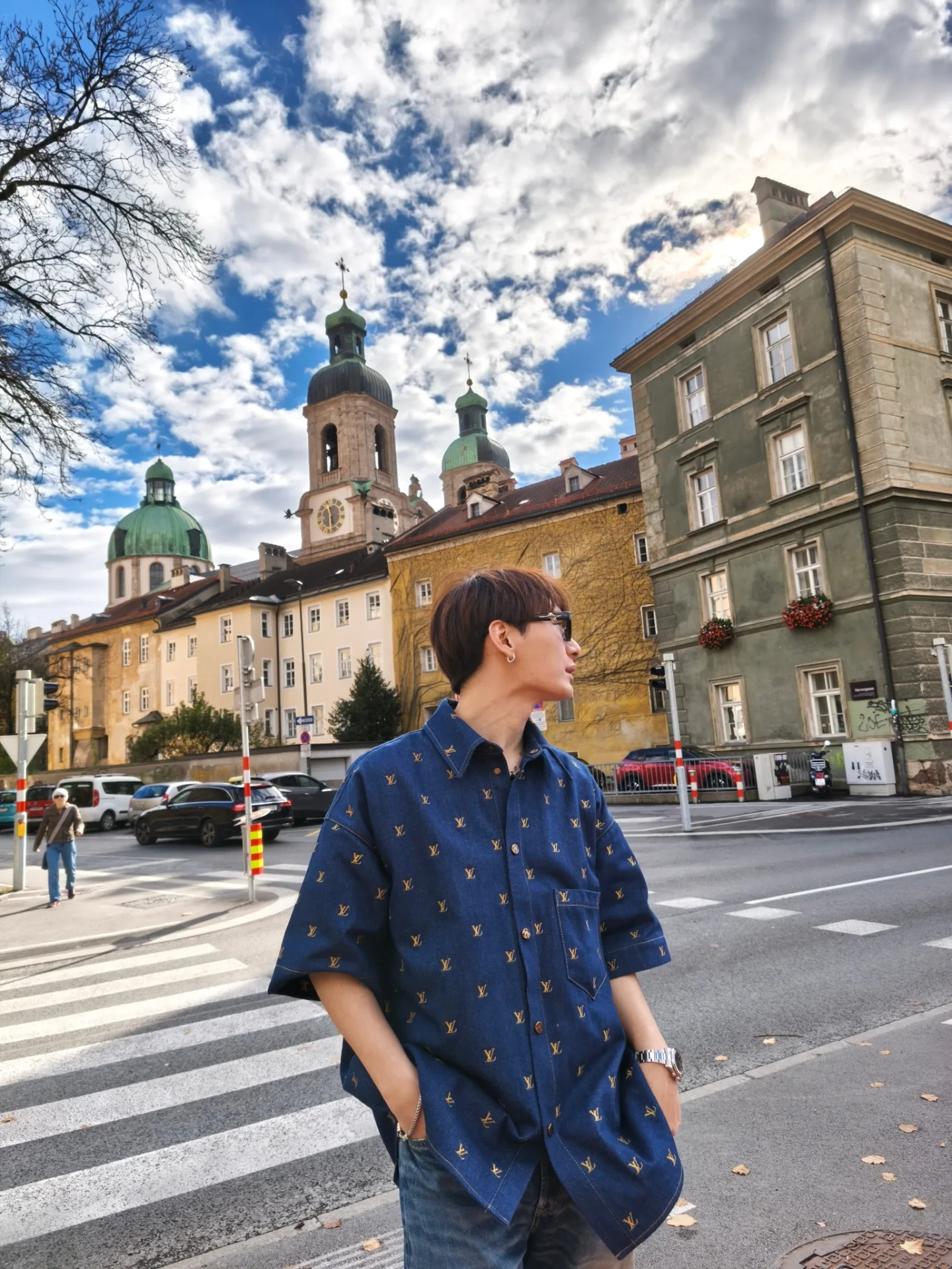 คริส - พีรวัส แสงโพธิรัตน์