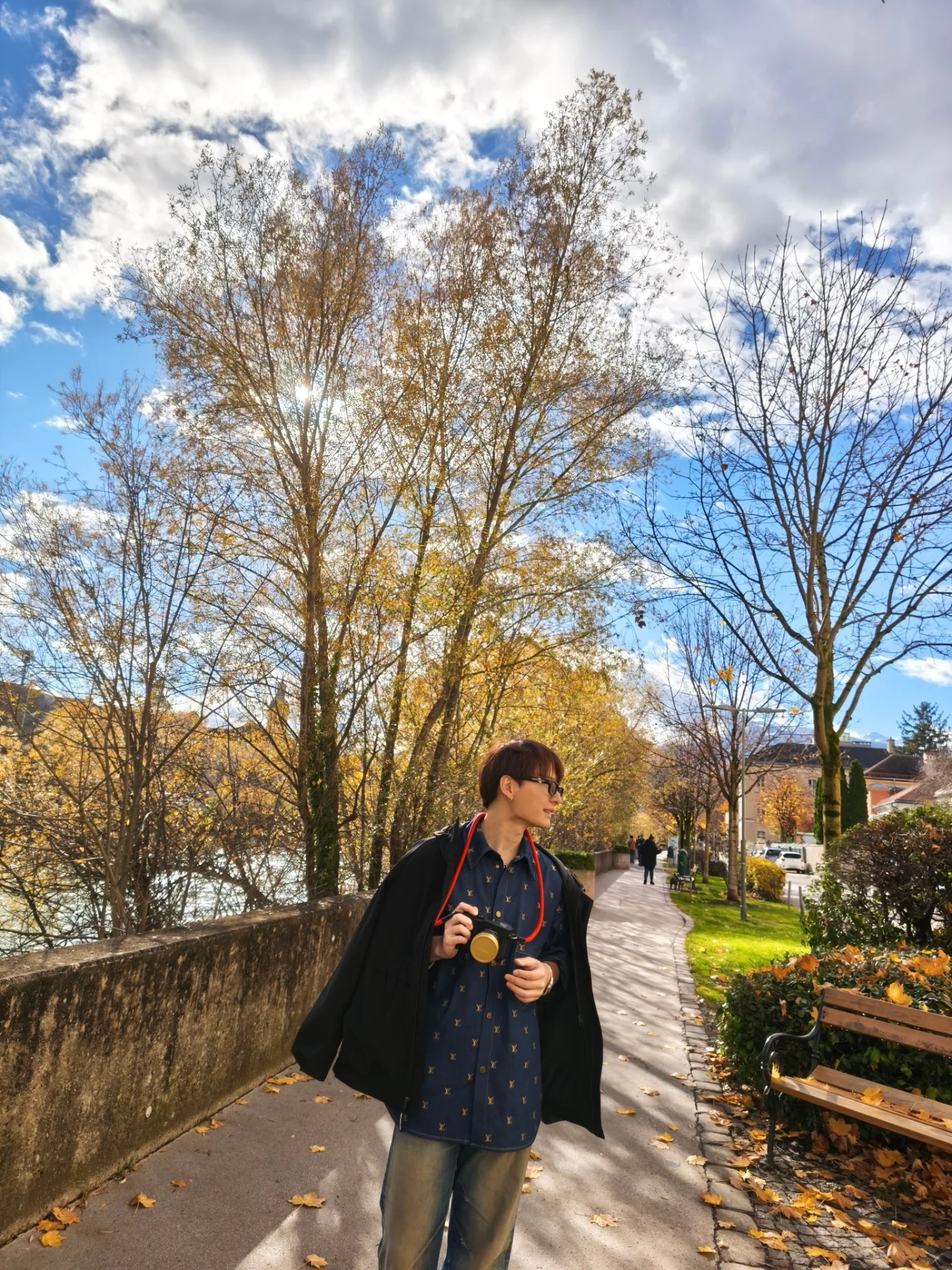 คริส - พีรวัส แสงโพธิรัตน์