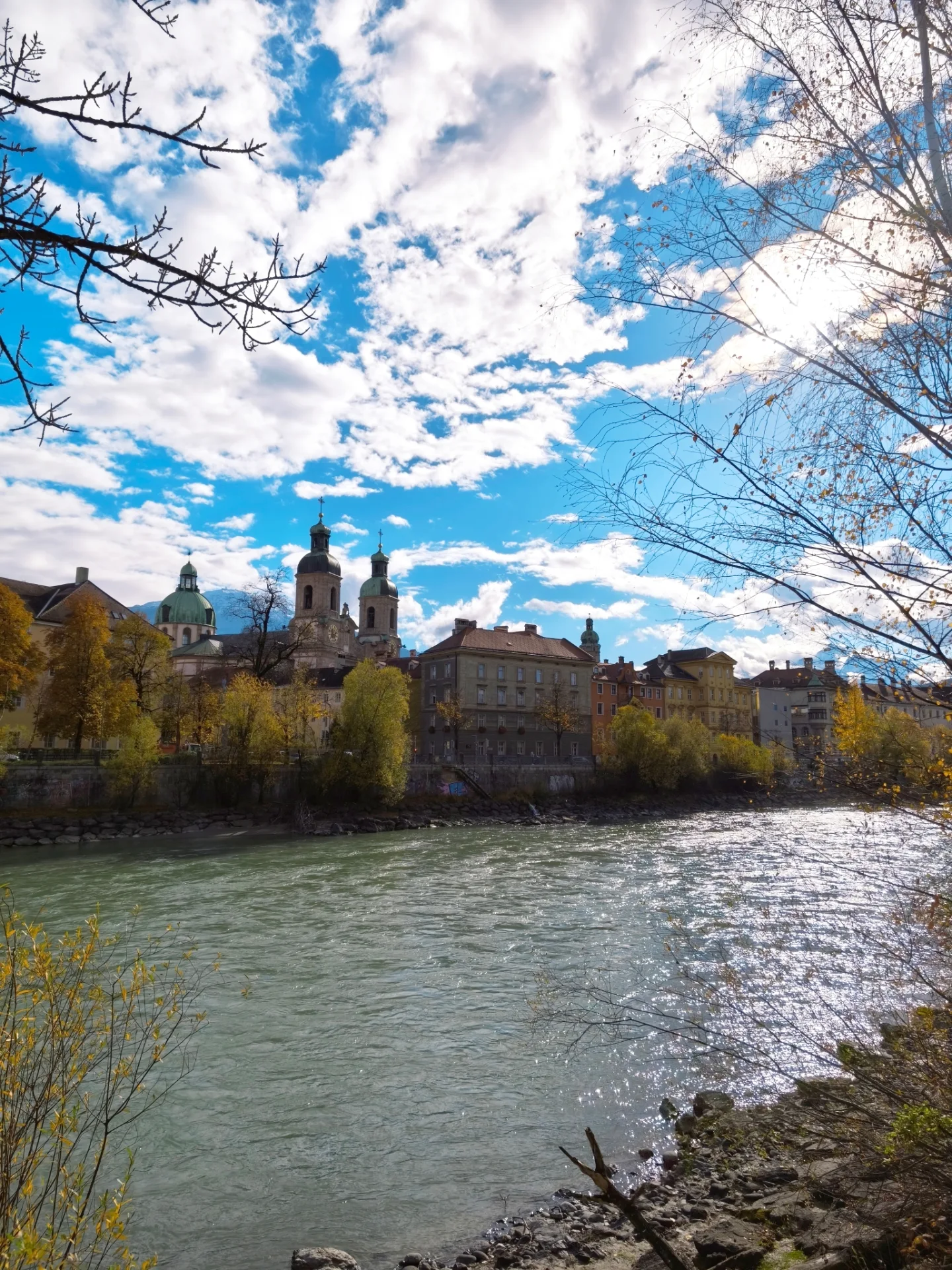 คริส - พีรวัส แสงโพธิรัตน์