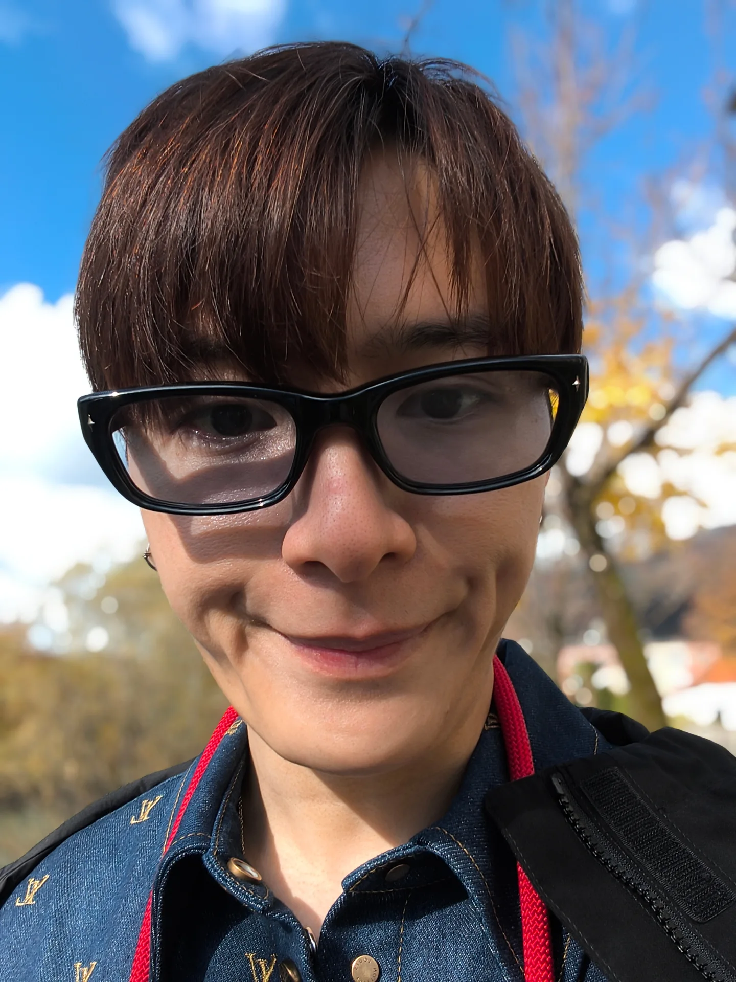 คริส - พีรวัส แสงโพธิรัตน์