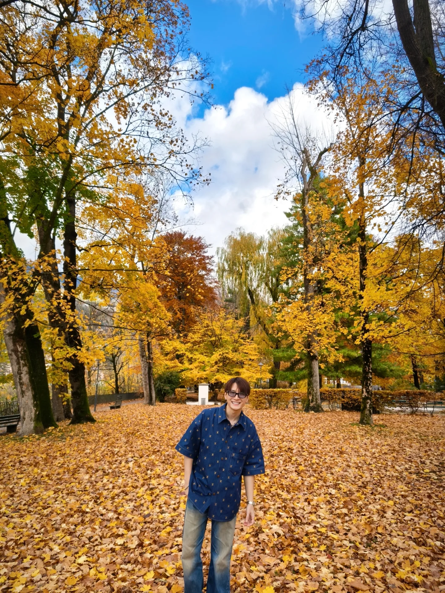 คริส - พีรวัส แสงโพธิรัตน์