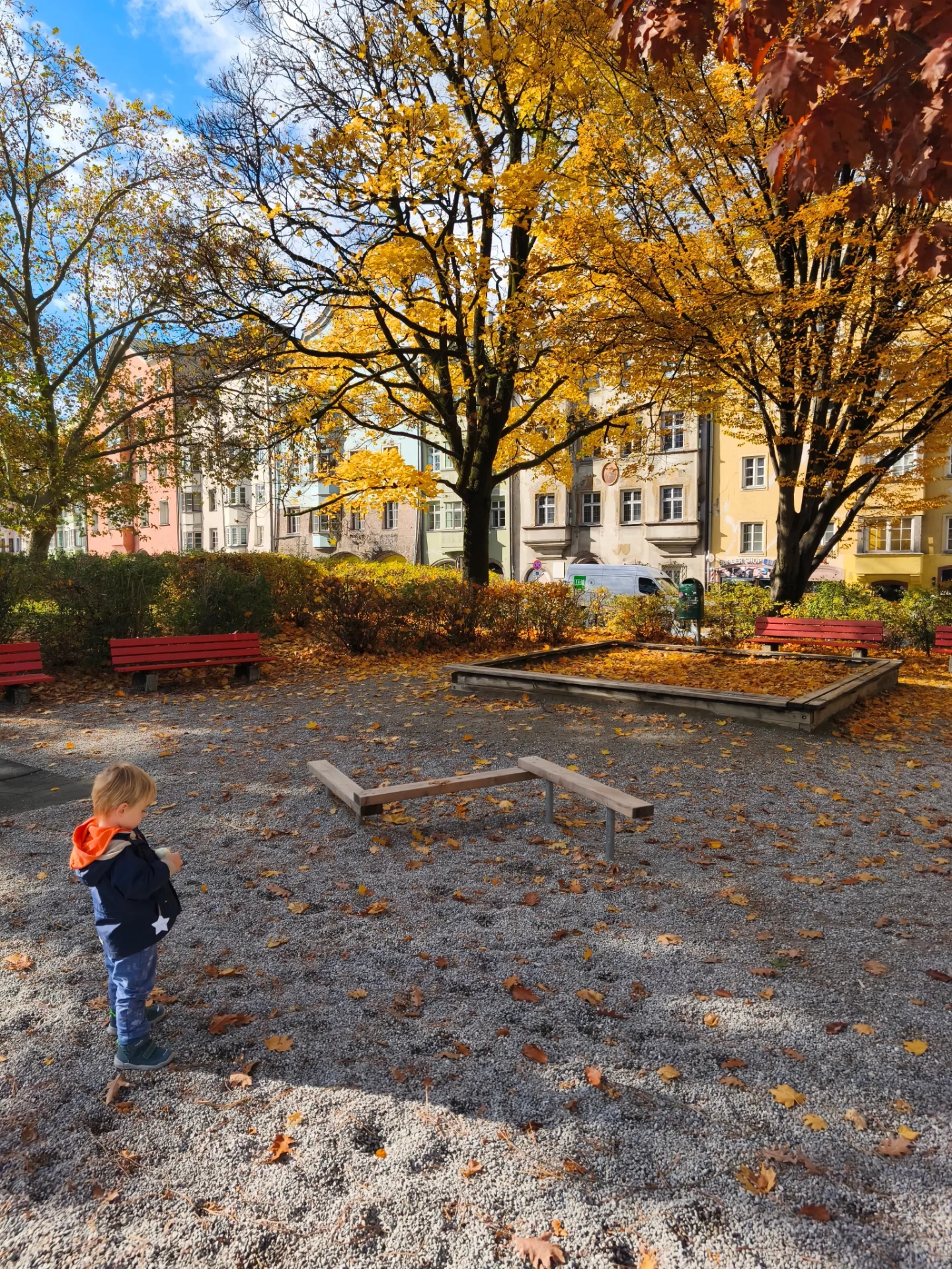 คริส - พีรวัส แสงโพธิรัตน์