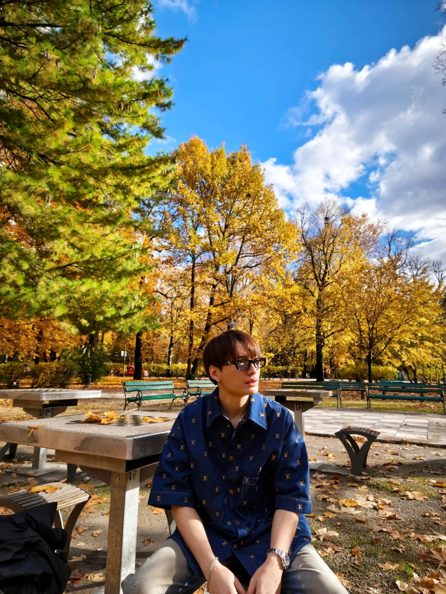 คริส - พีรวัส แสงโพธิรัตน์