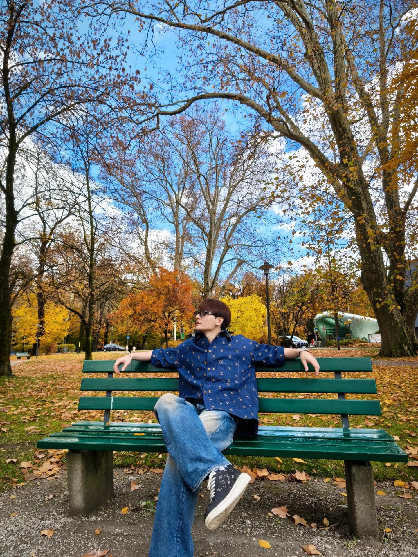 คริส - พีรวัส แสงโพธิรัตน์