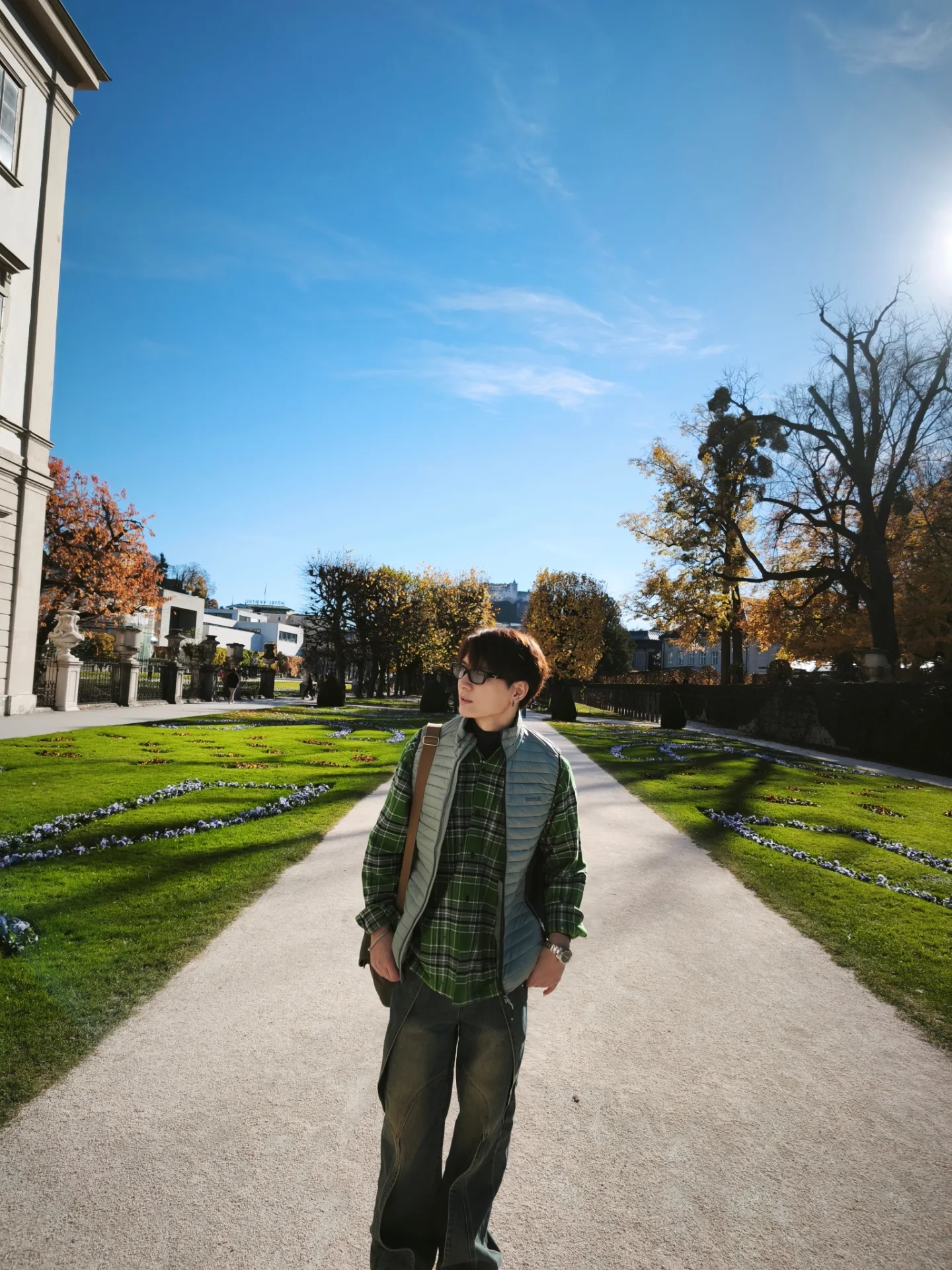 คริส - พีรวัส แสงโพธิรัตน์