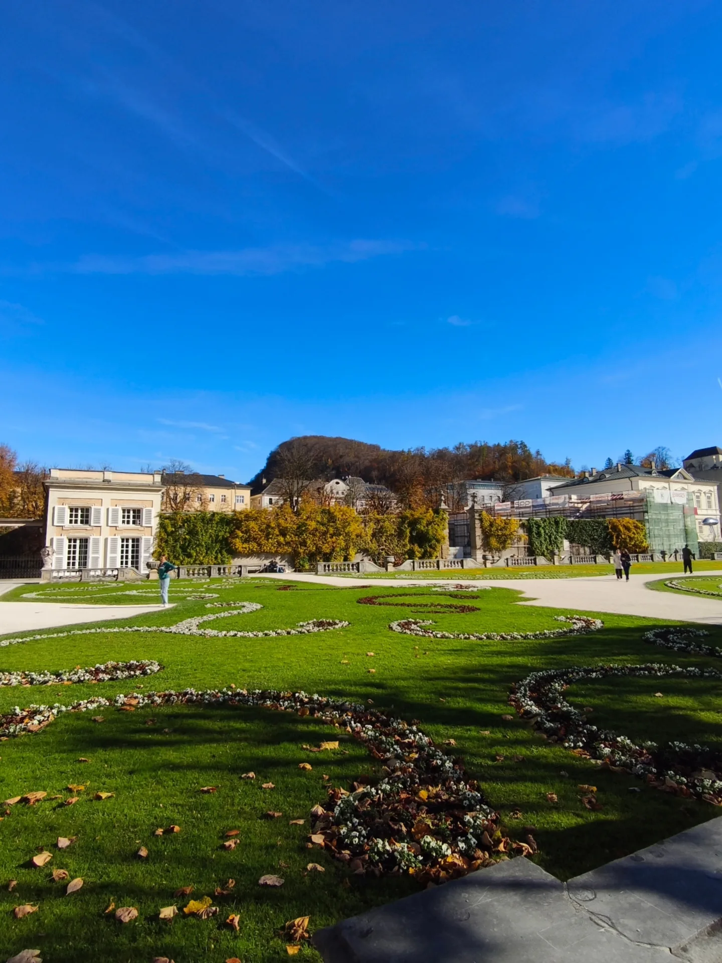 คริส - พีรวัส แสงโพธิรัตน์