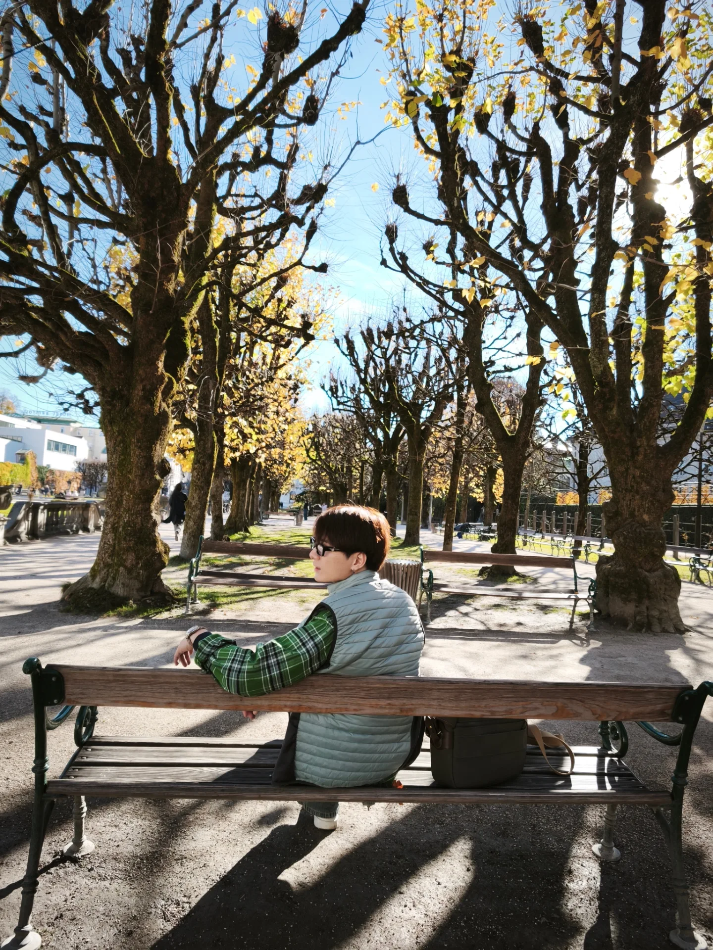 คริส - พีรวัส แสงโพธิรัตน์