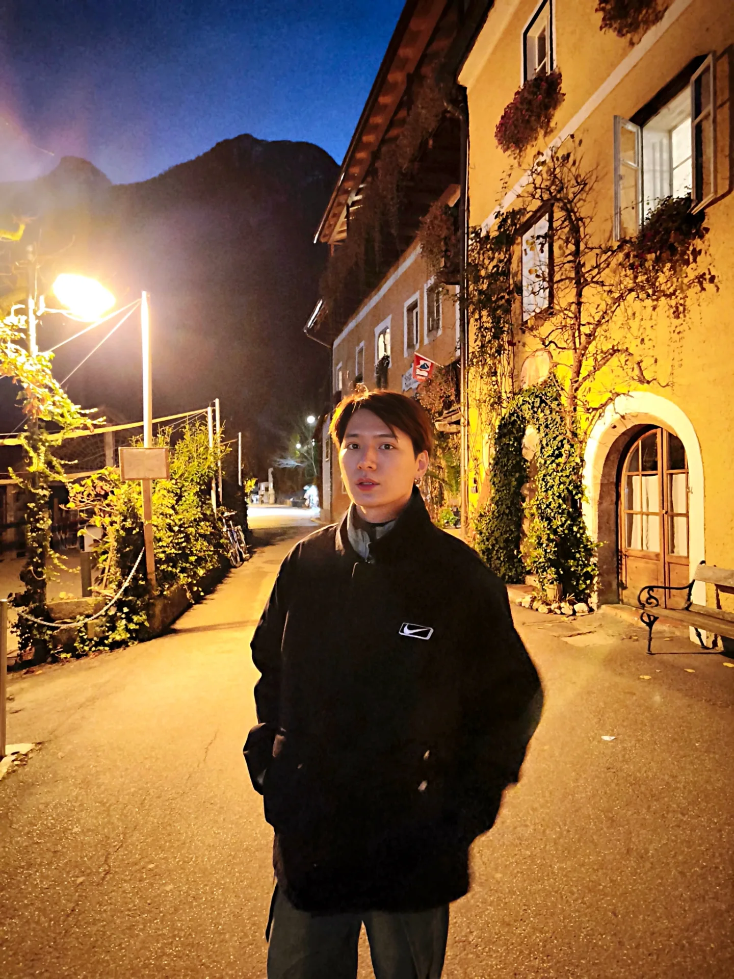 คริส - พีรวัส แสงโพธิรัตน์