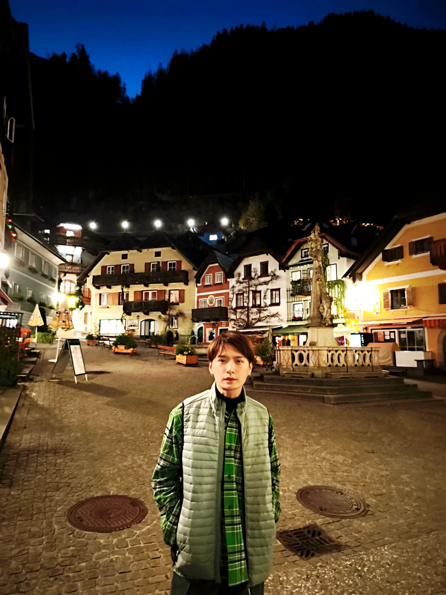 คริส - พีรวัส แสงโพธิรัตน์