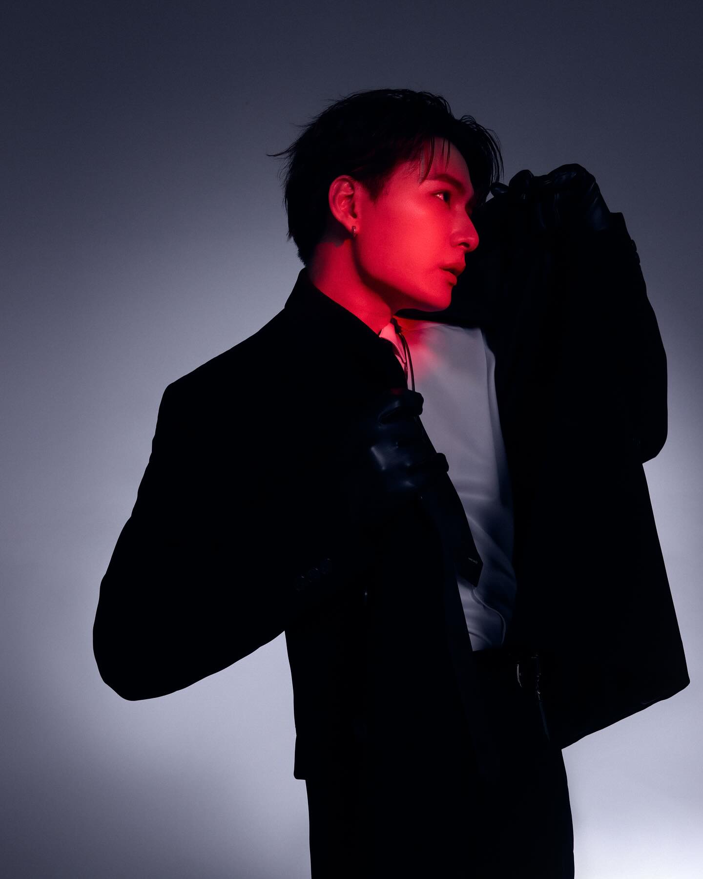 คริส - พีรวัส แสงโพธิรัตน์